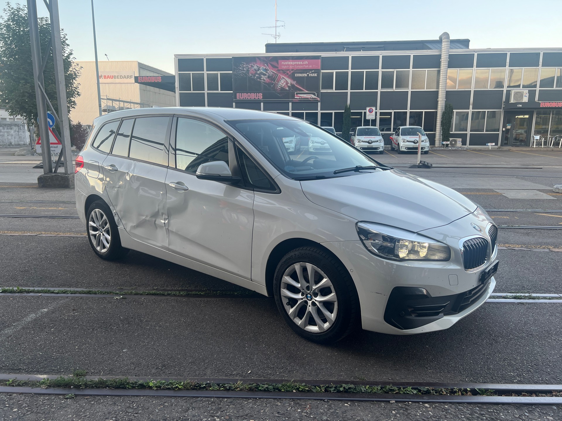BMW 218 Gran Tourer-image-2