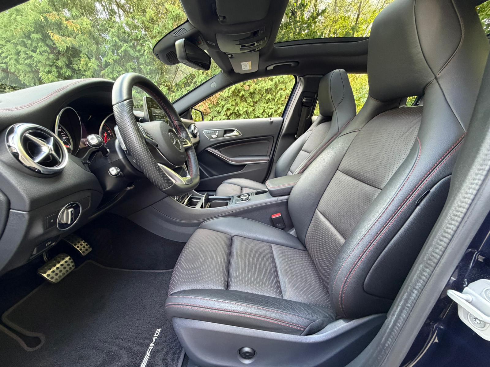 MERCEDES-BENZ GLA 200 AMG Line 7G-DCT-image-9