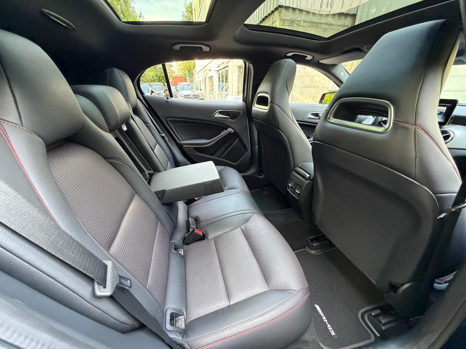 MERCEDES-BENZ GLA 200 AMG Line 7G-DCT-image-25
