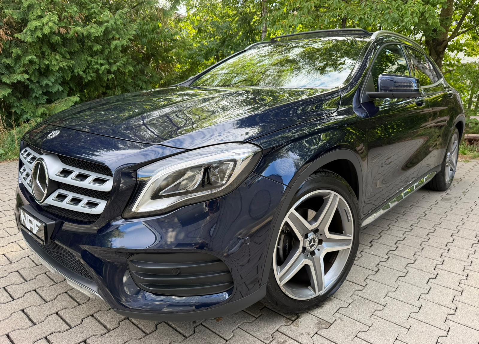 MERCEDES-BENZ GLA 200 AMG Line 7G-DCT-image-0
