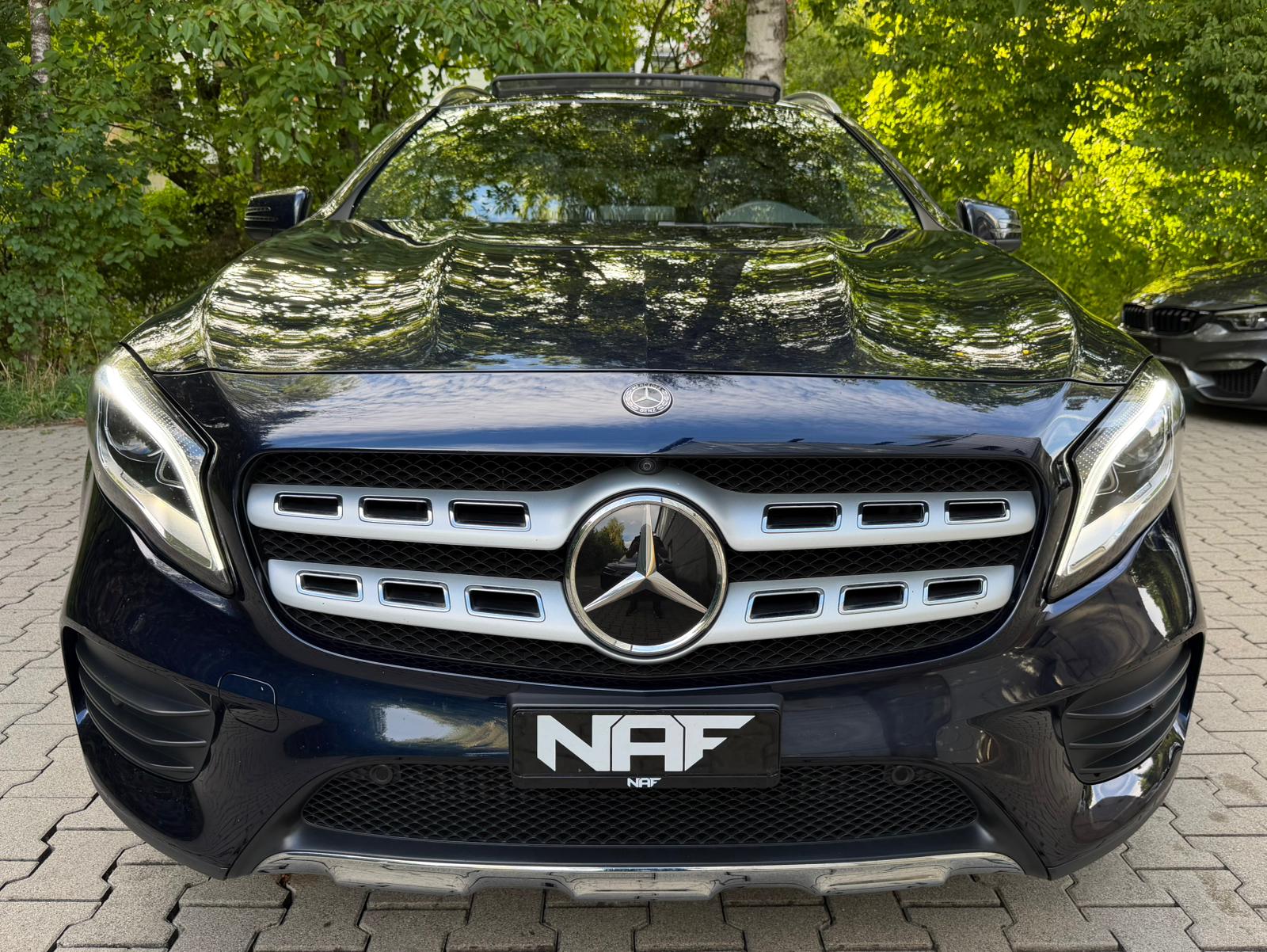 MERCEDES-BENZ GLA 200 AMG Line 7G-DCT-image-7