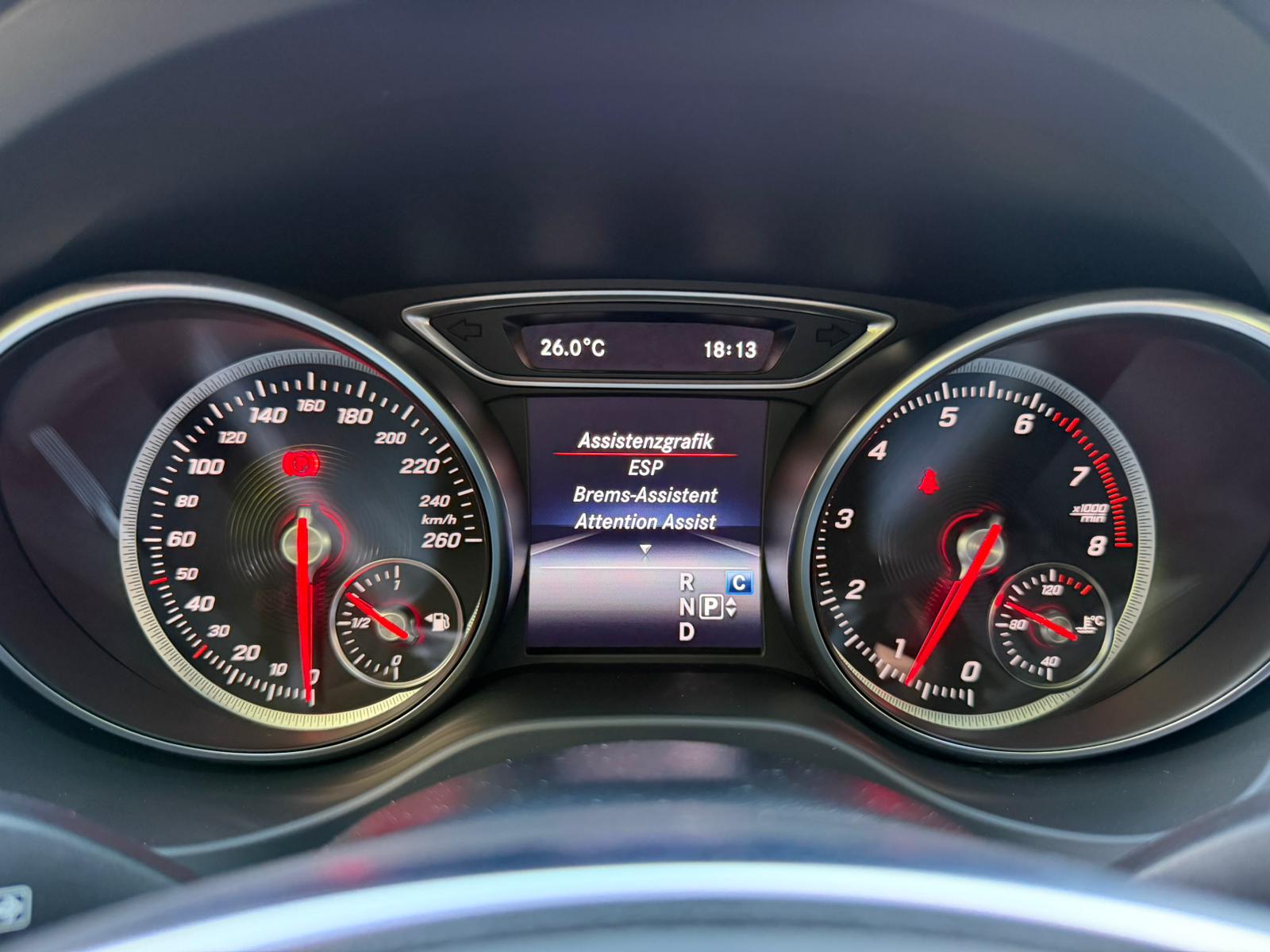 MERCEDES-BENZ GLA 200 AMG Line 7G-DCT-image-20