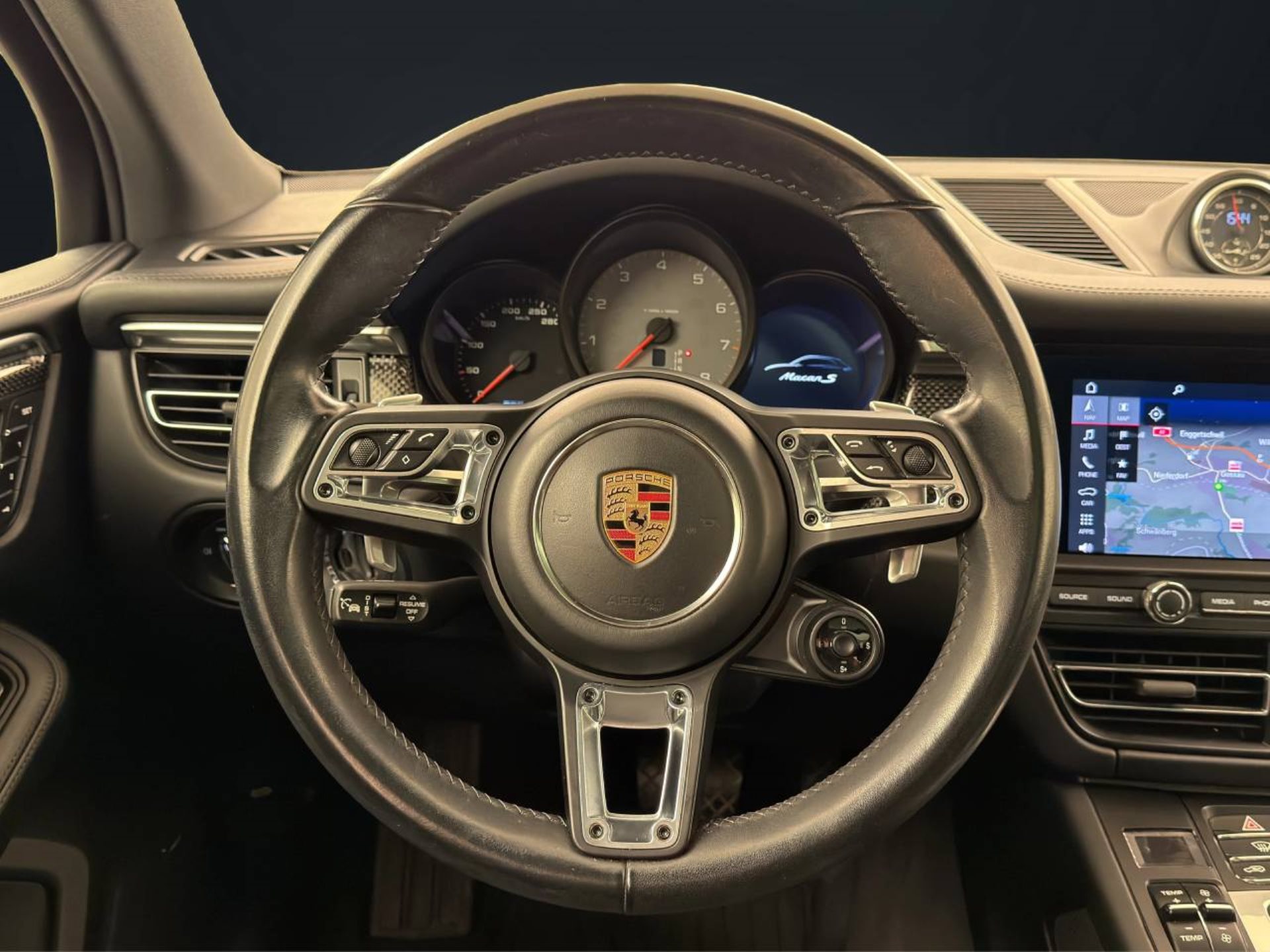 PORSCHE Macan S-image-4