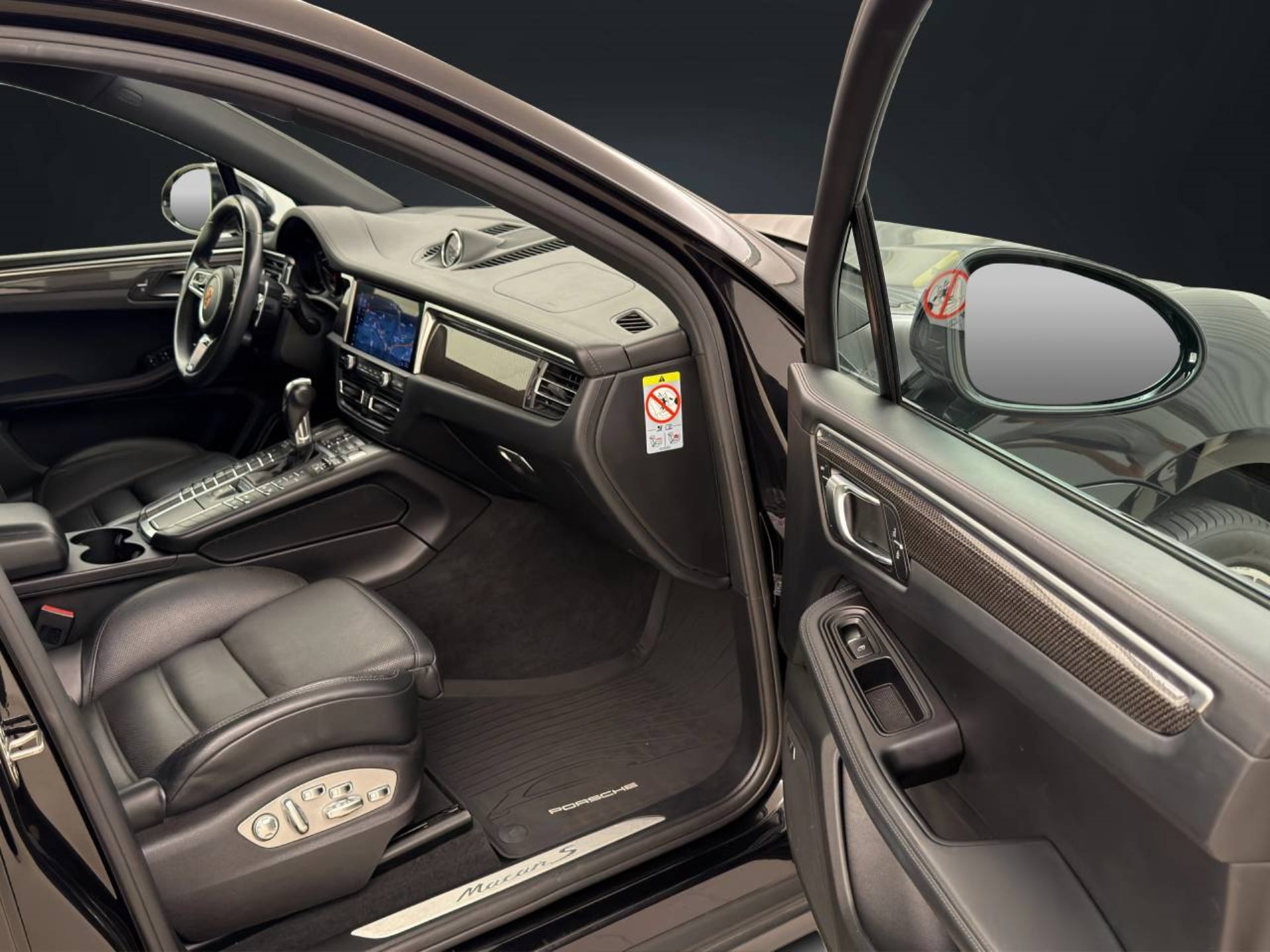PORSCHE Macan S-image-14
