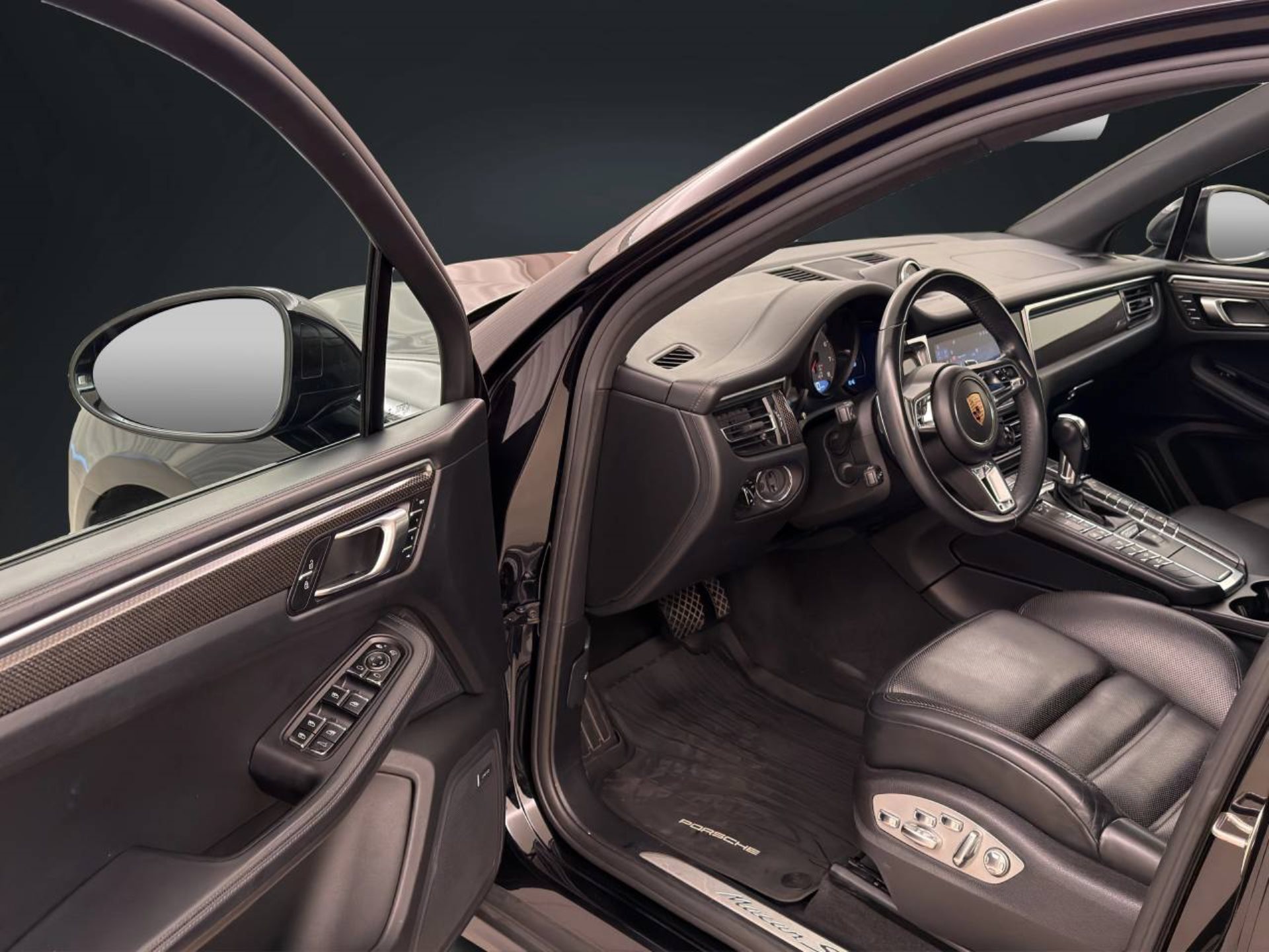 PORSCHE Macan S-image-3