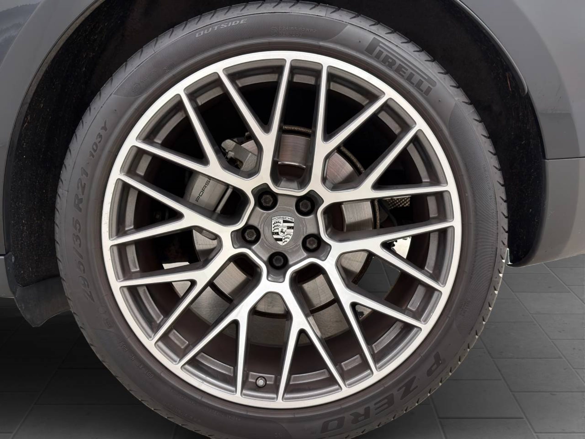 PORSCHE Macan S-image-11