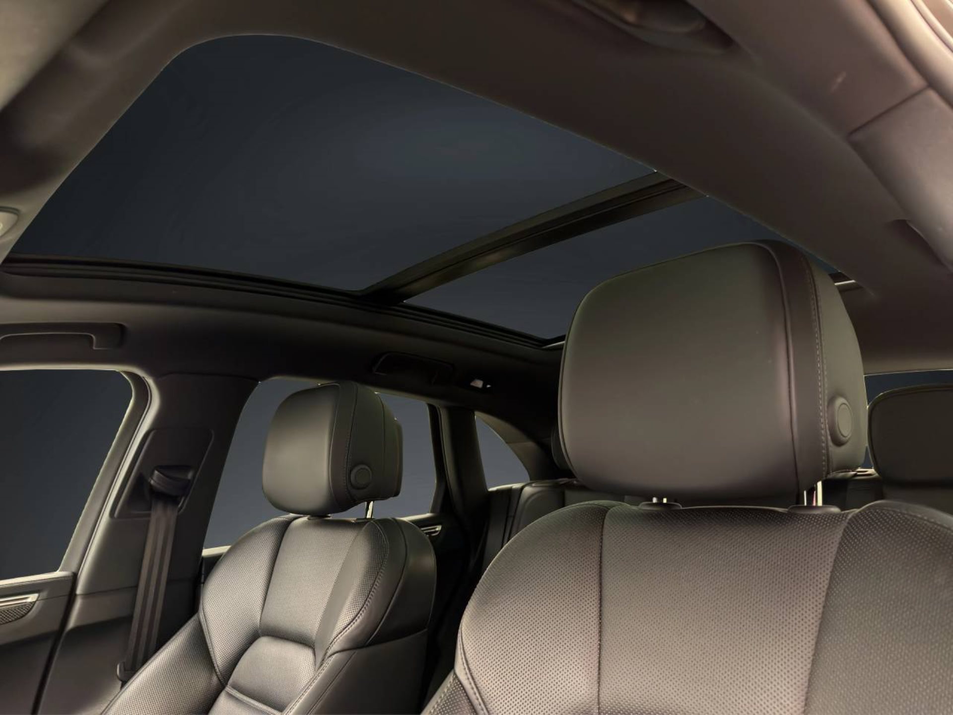 PORSCHE Macan S-image-12