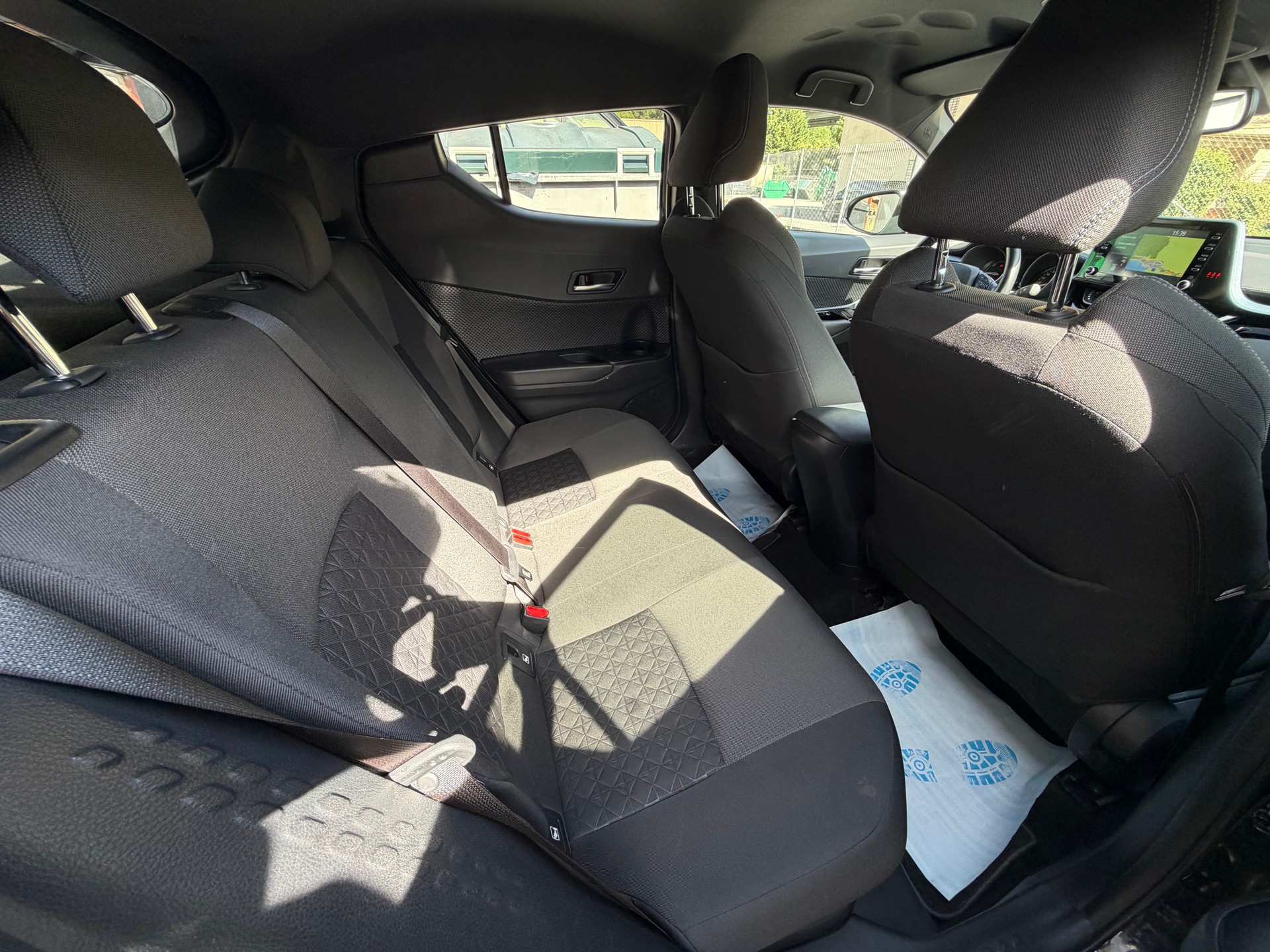 TOYOTA C-HR 2.0 HSD CVT Trend-image-9