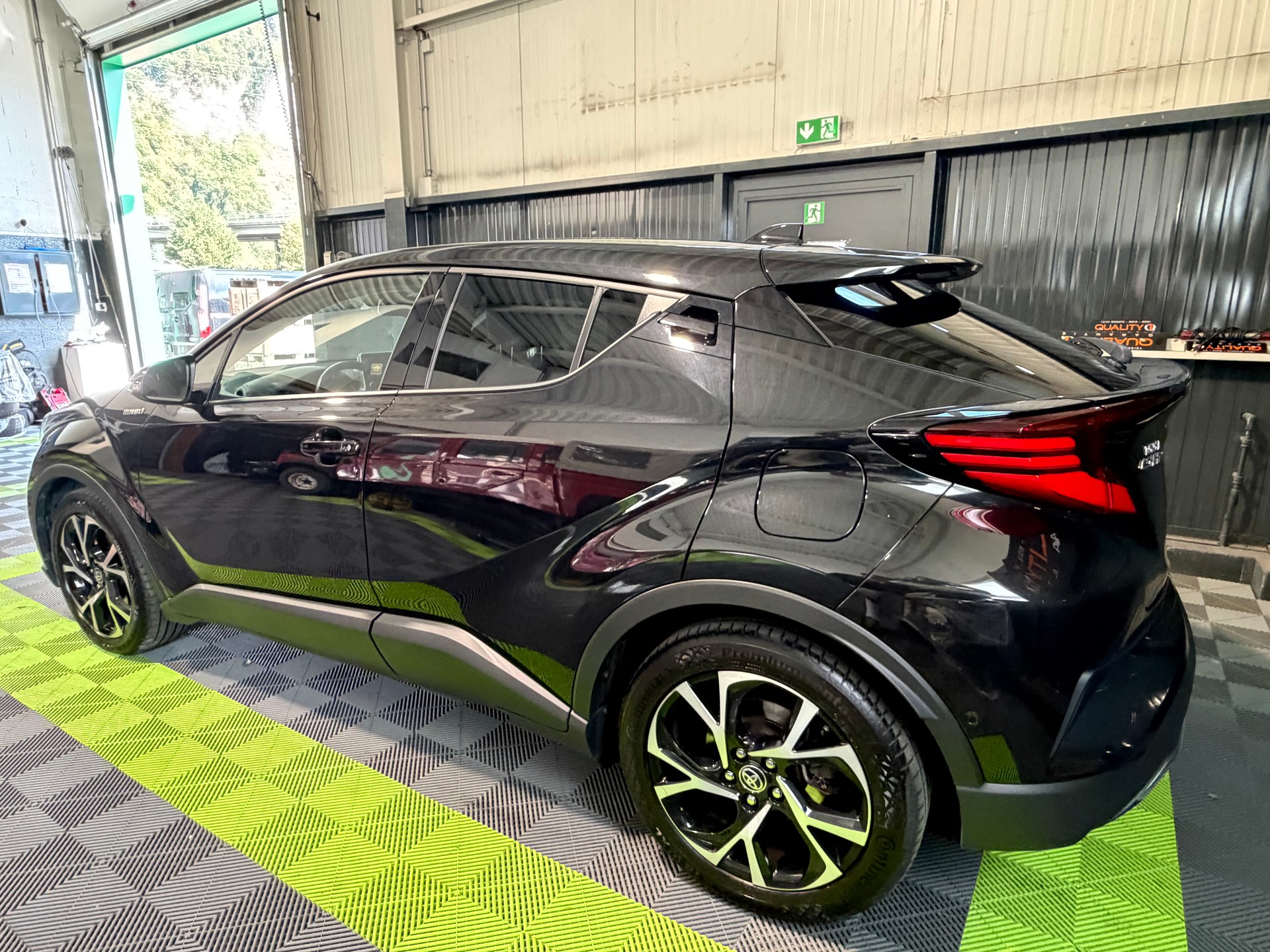 TOYOTA C-HR 2.0 HSD CVT Trend-image-7