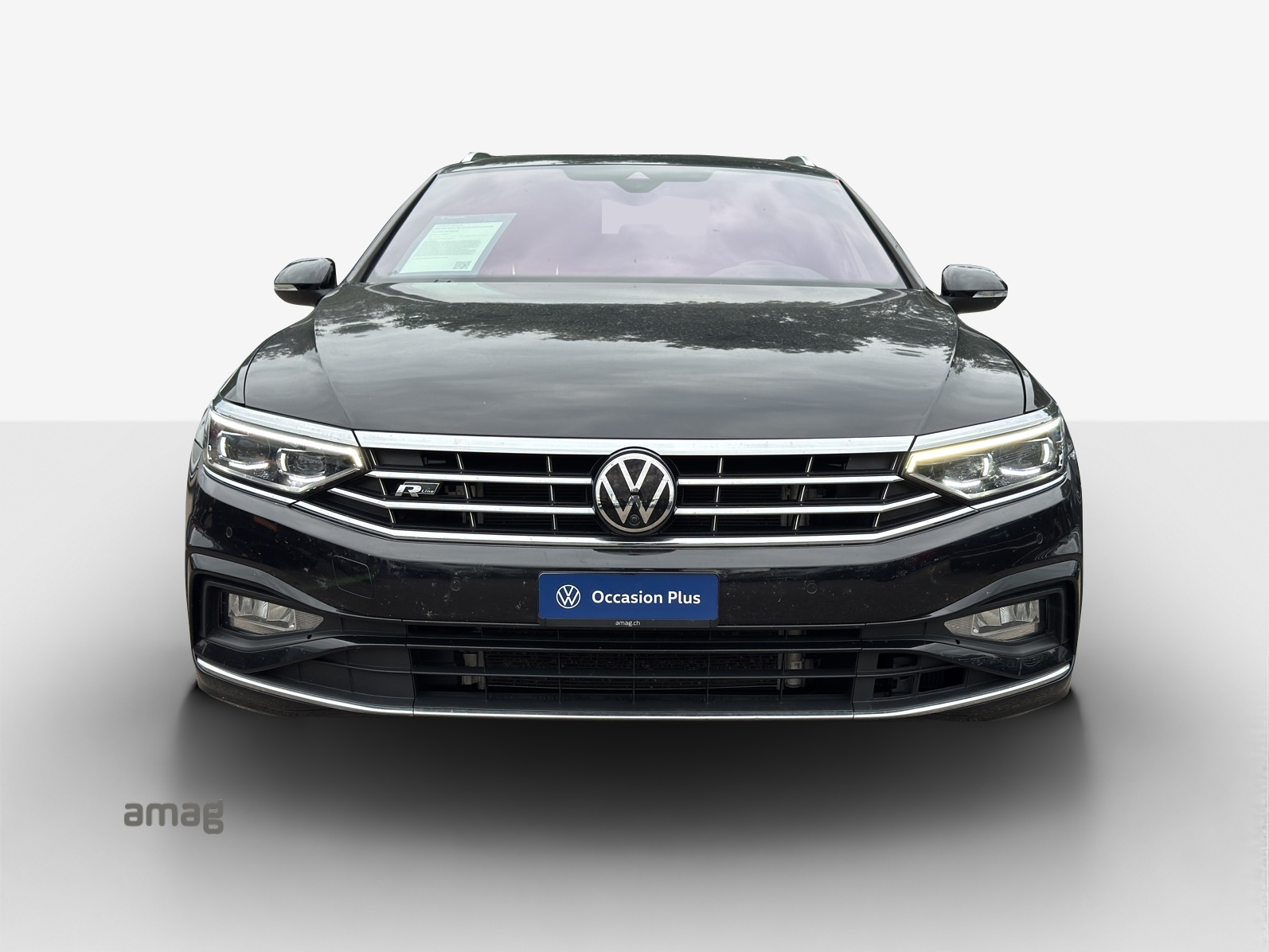 VW Passat Variant 2.0 TSI Elegance 4Motion DSG-image-6