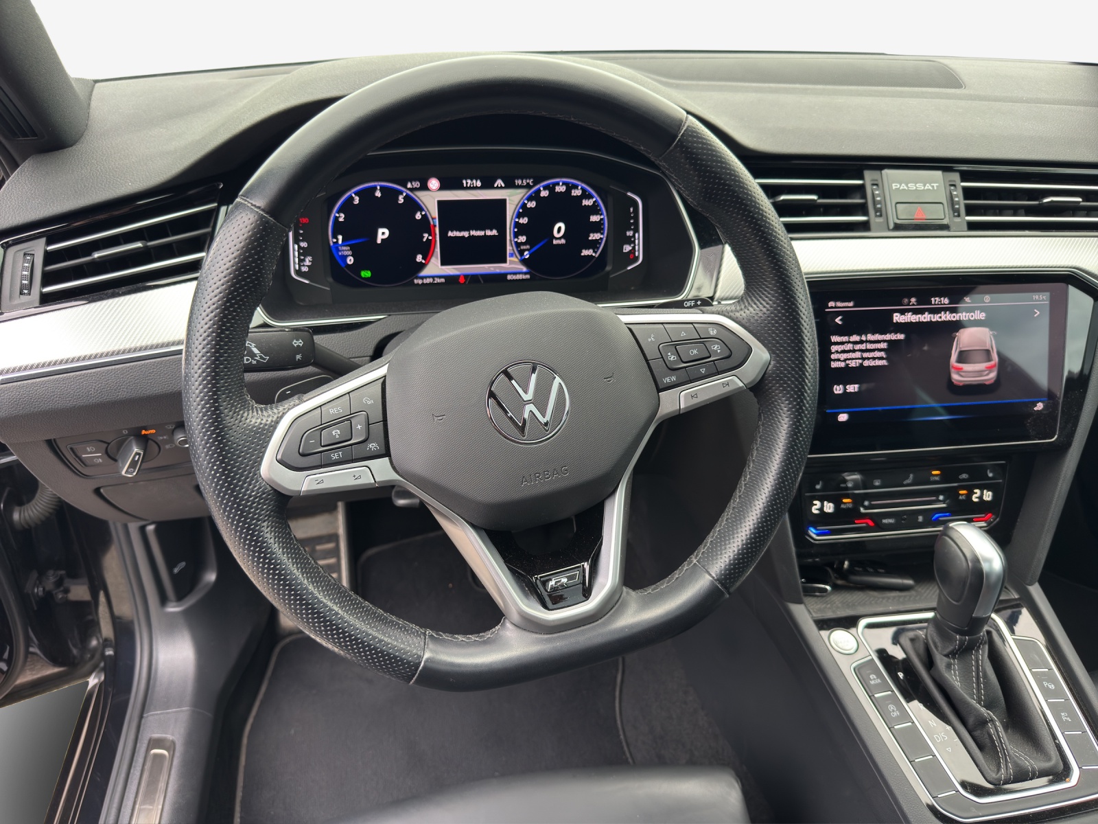 VW Passat Variant 2.0 TSI Elegance 4Motion DSG-image-9