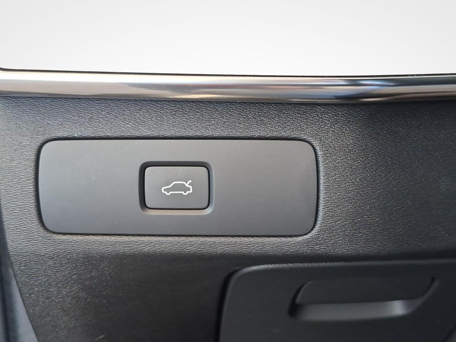 VOLVO XC90 2.0 B5 MH Plus Bright AWD-image-17