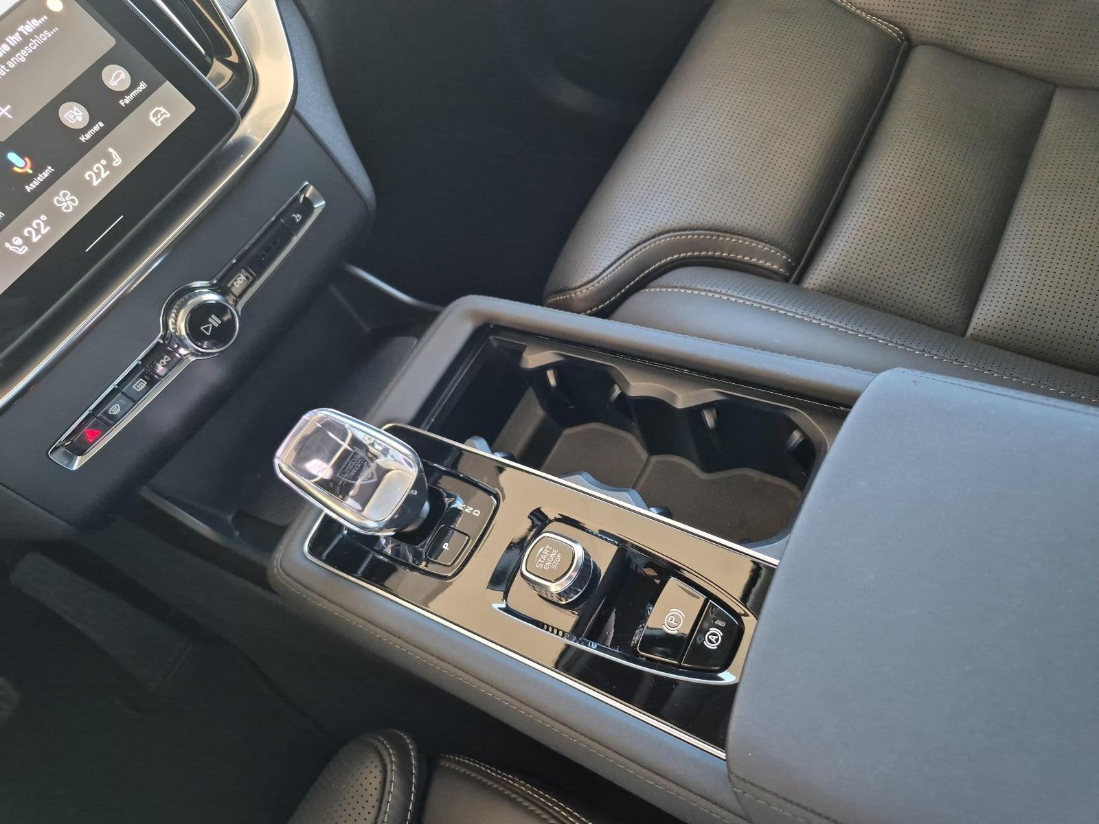 VOLVO XC90 2.0 B5 MH Plus Bright AWD-image-15