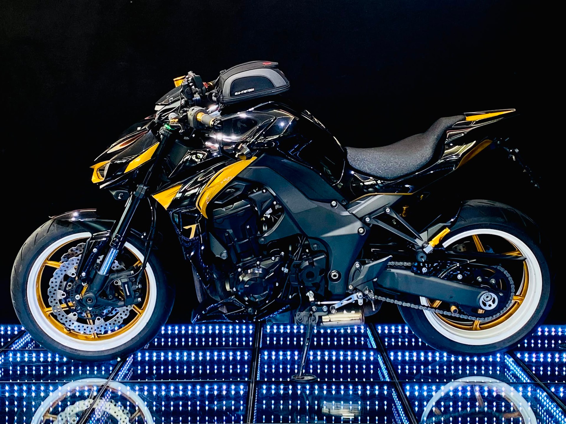 KAWASAKI Z 1000 Special Edition ABS-showroom-element-3