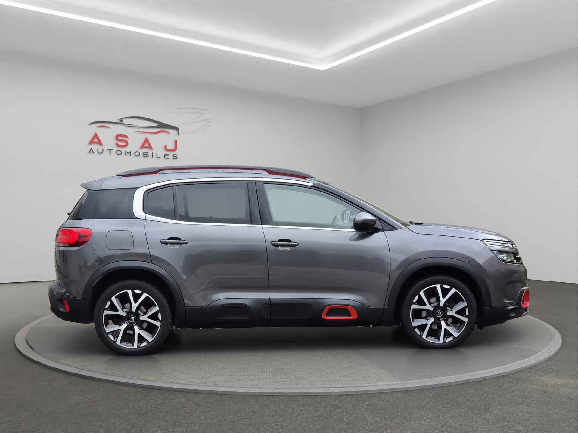 CITROEN C5 Aircross 1.5 BlueHD Shine EAT8-image-3