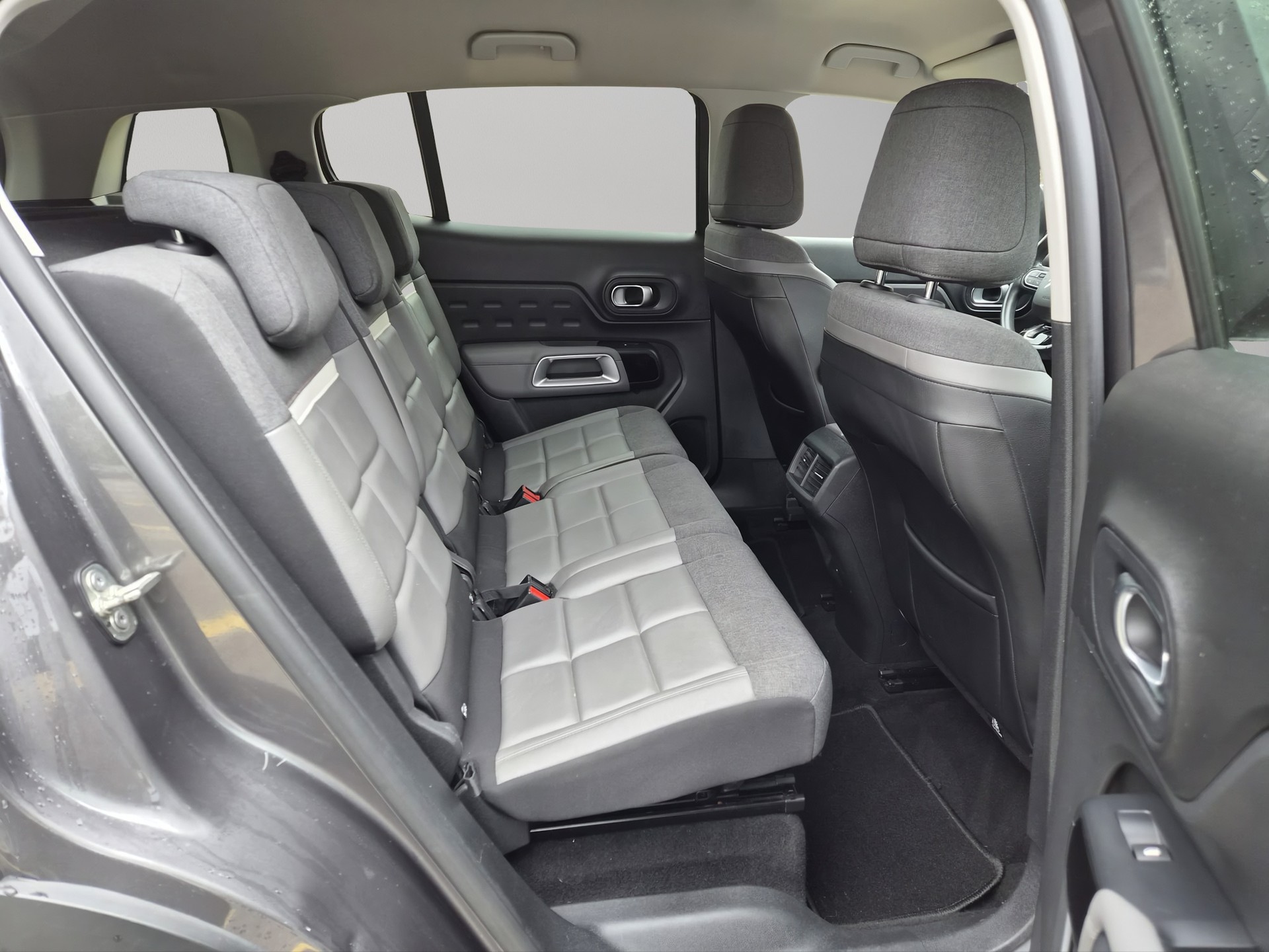 CITROEN C5 Aircross 1.5 BlueHD Shine EAT8-image-14