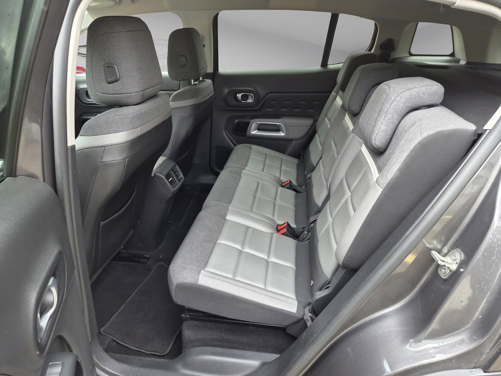 CITROEN C5 Aircross 1.5 BlueHD Shine EAT8-image-13