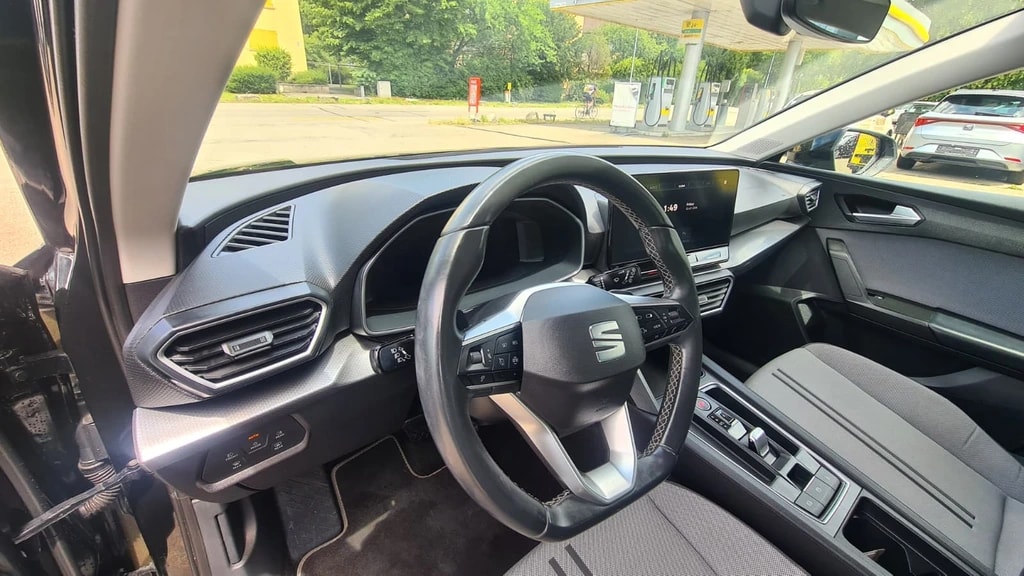 SEAT Leon ST 2.0 TDI EVO DSG Style ** Full Digital Cockpit ** Parklehnassistanz **Gr.Navi ** Parkhilfe ** Neues Modell 2022 **-image-16