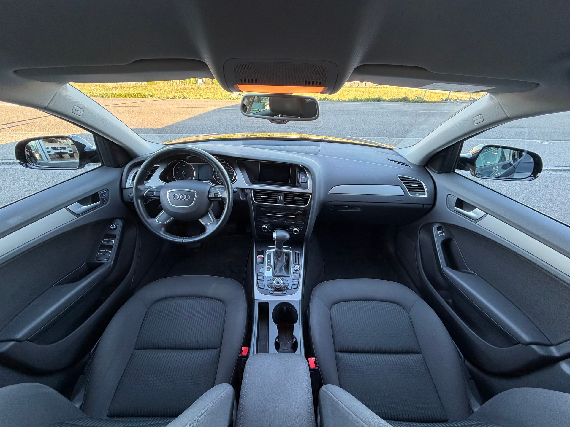 AUDI A4 Avant 2.0 TDI S-Line multitronic-image-8