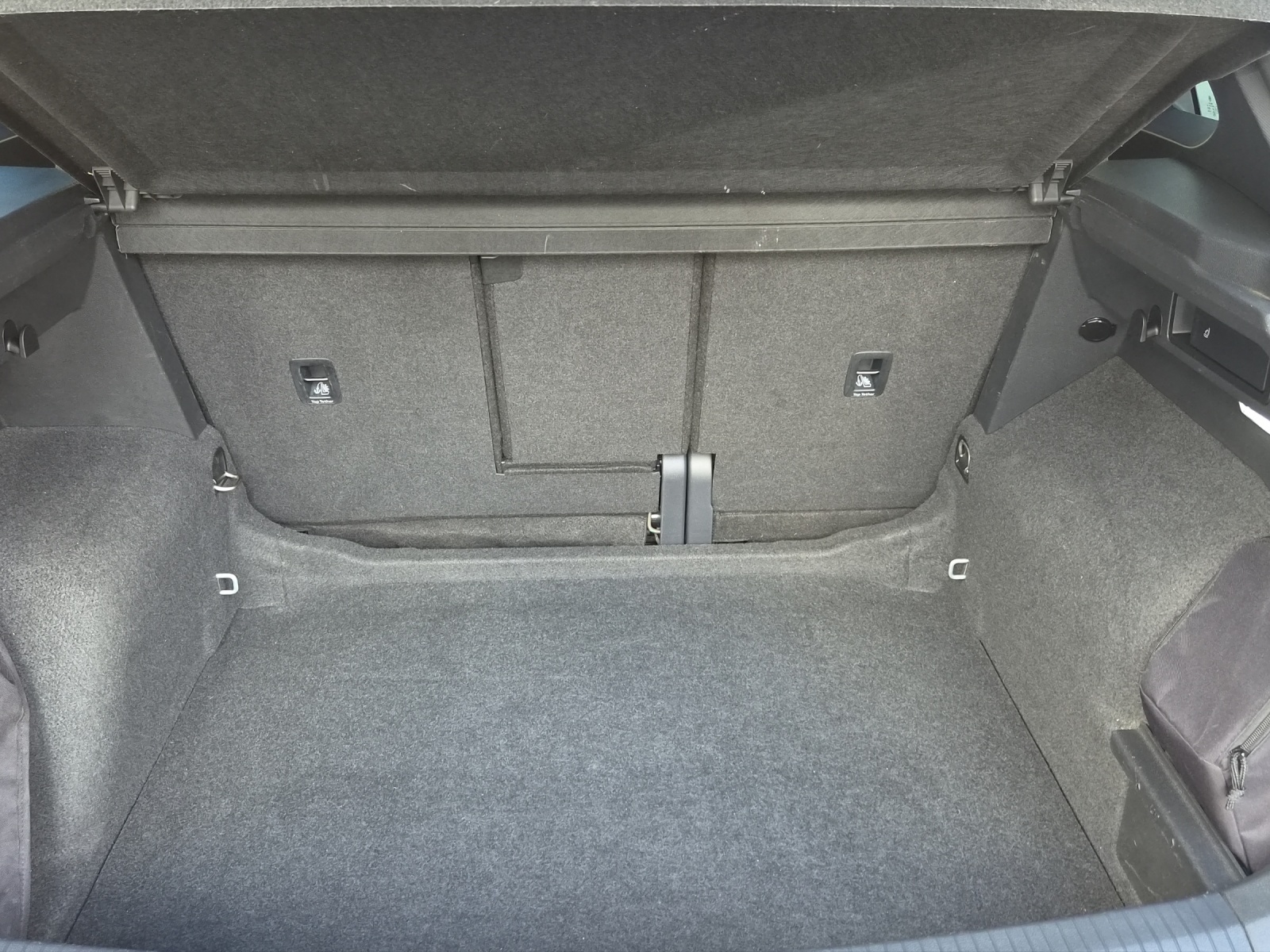 VW Tiguan 2.0TSI R-Line 4Motion DSG-image-9