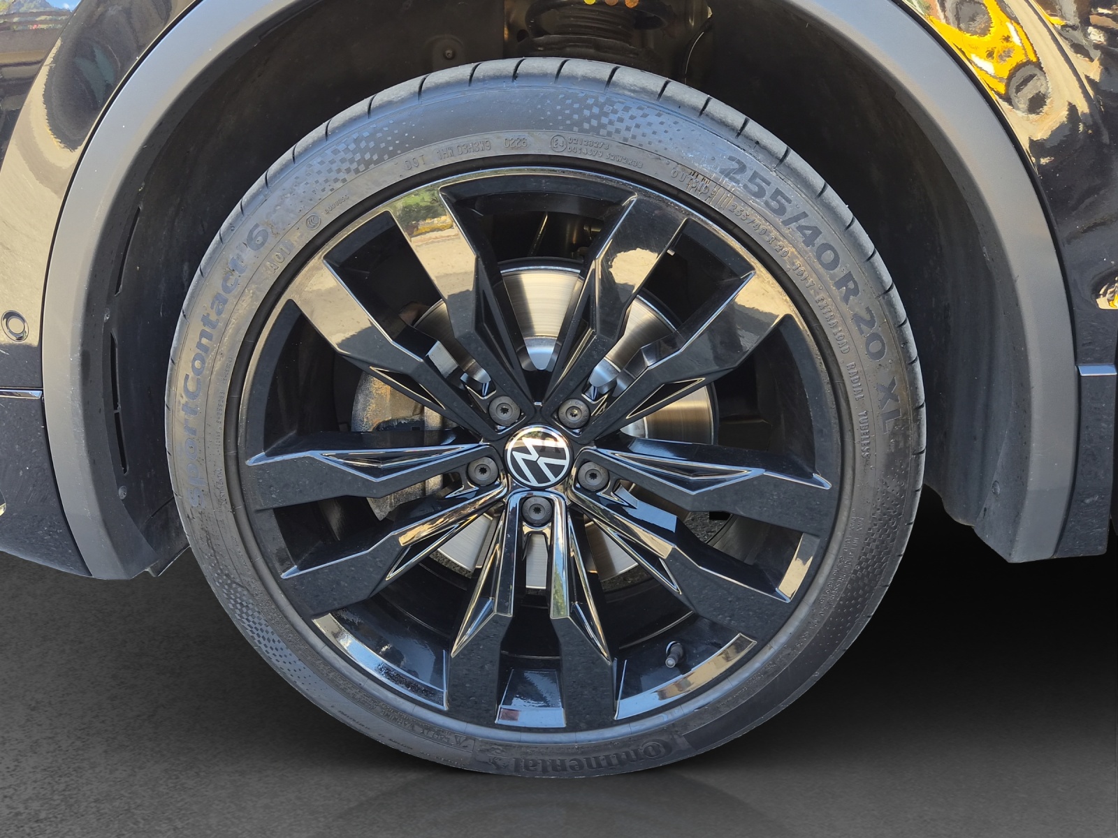 VW Tiguan 2.0TSI R-Line 4Motion DSG-image-11