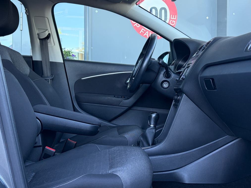 VW Polo 1.2 TSi BMT Comfortline-image-4