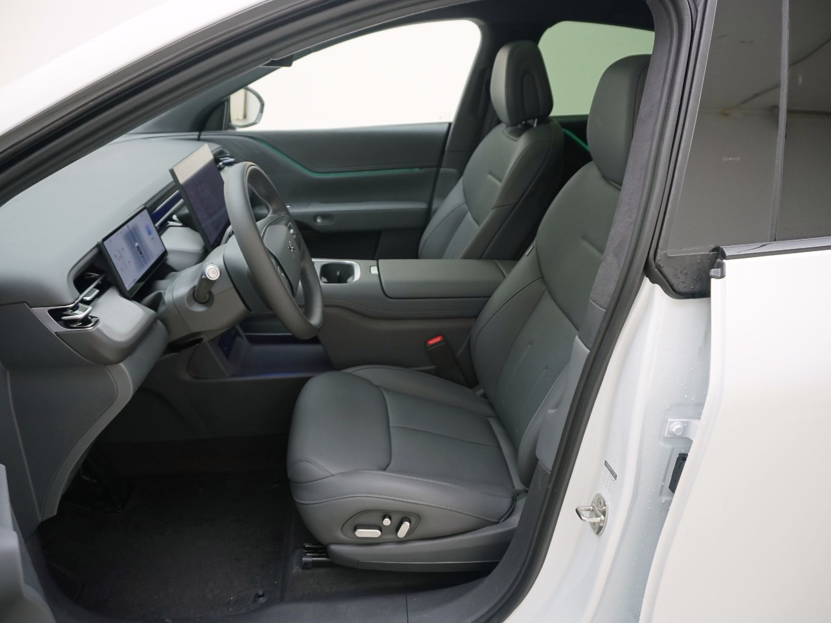 XPENG G6 Performance AWD-image-12