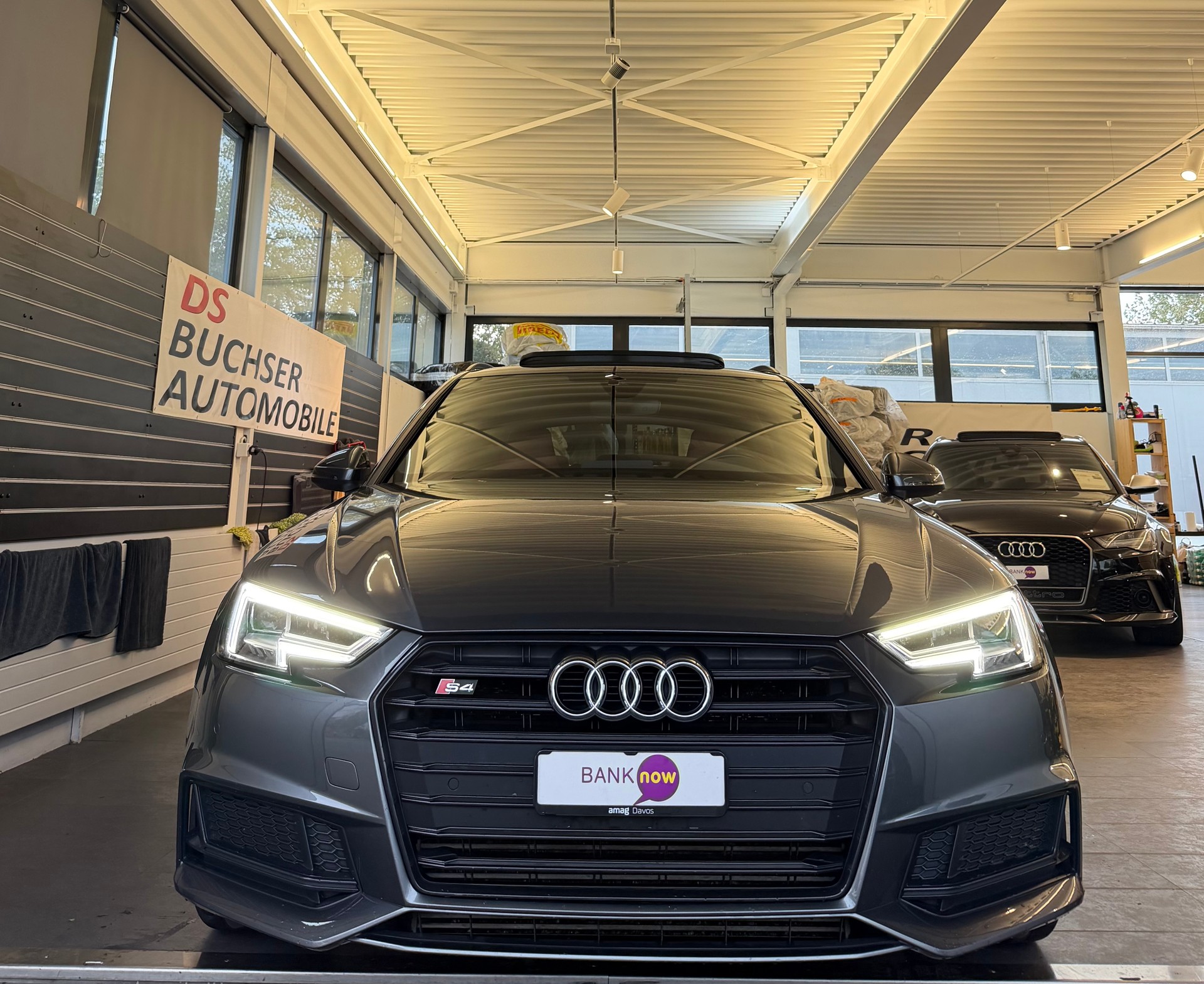 AUDI S4 Avant 3.0 V6 TFSI quattro S-Tronic-image-2