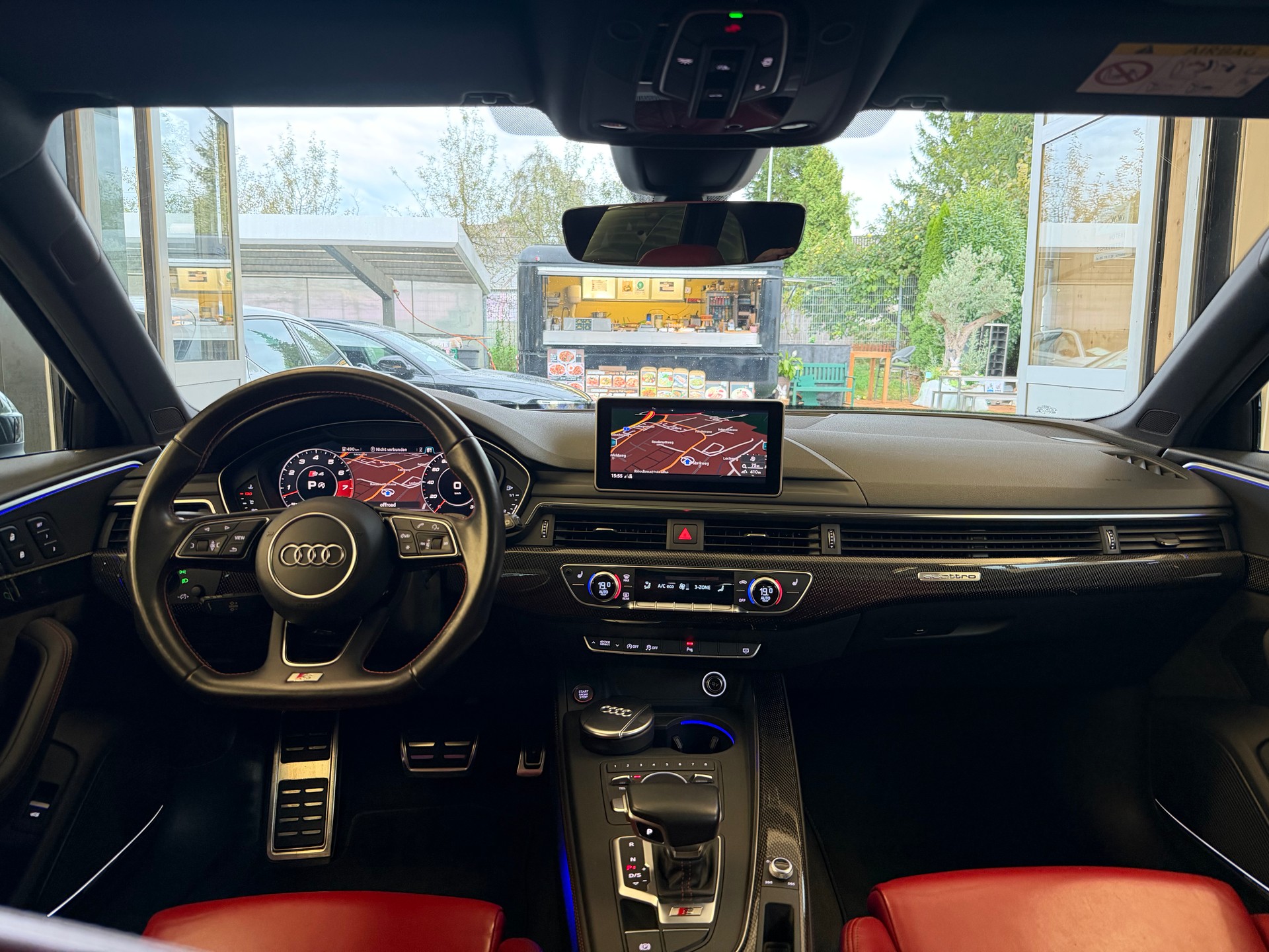 AUDI S4 Avant 3.0 V6 TFSI quattro S-Tronic-image-9