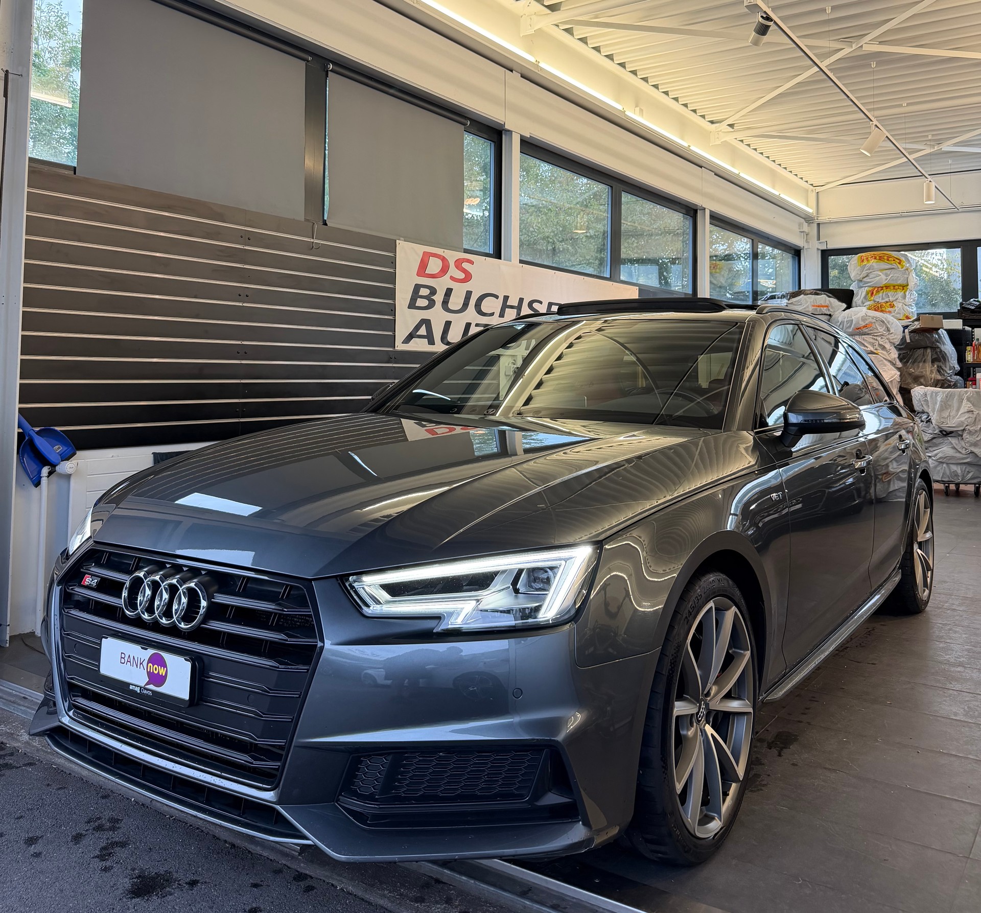 AUDI S4 Avant 3.0 V6 TFSI quattro S-Tronic-image-1