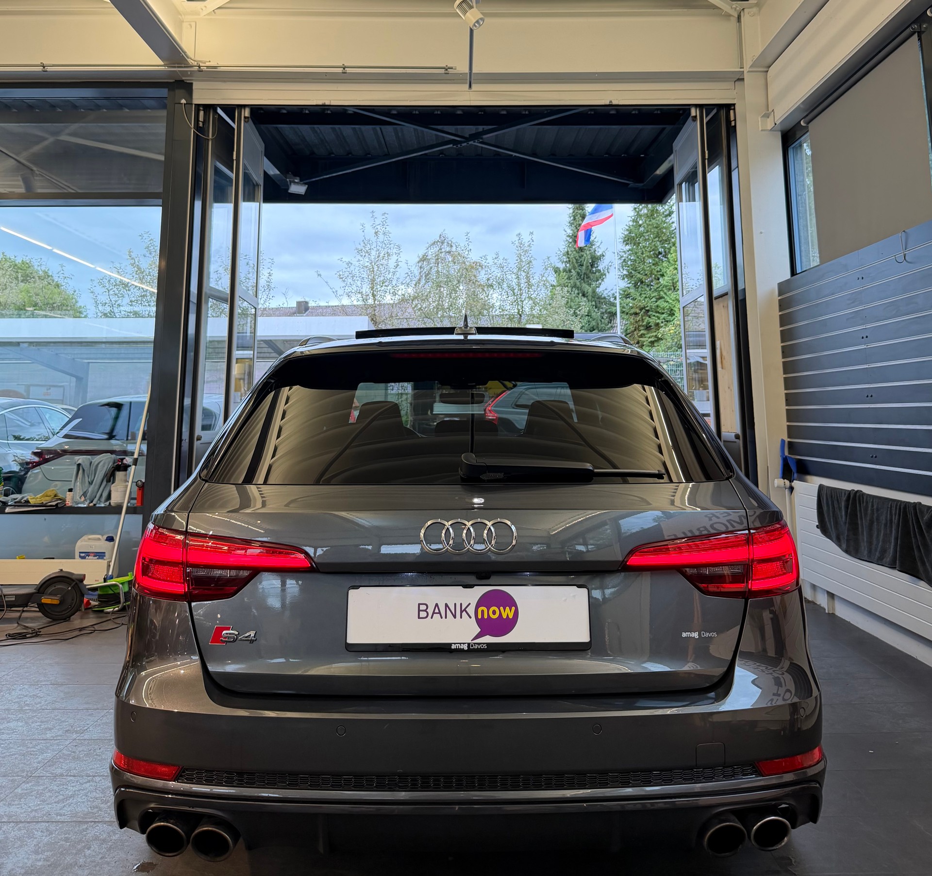 AUDI S4 Avant 3.0 V6 TFSI quattro S-Tronic-image-5