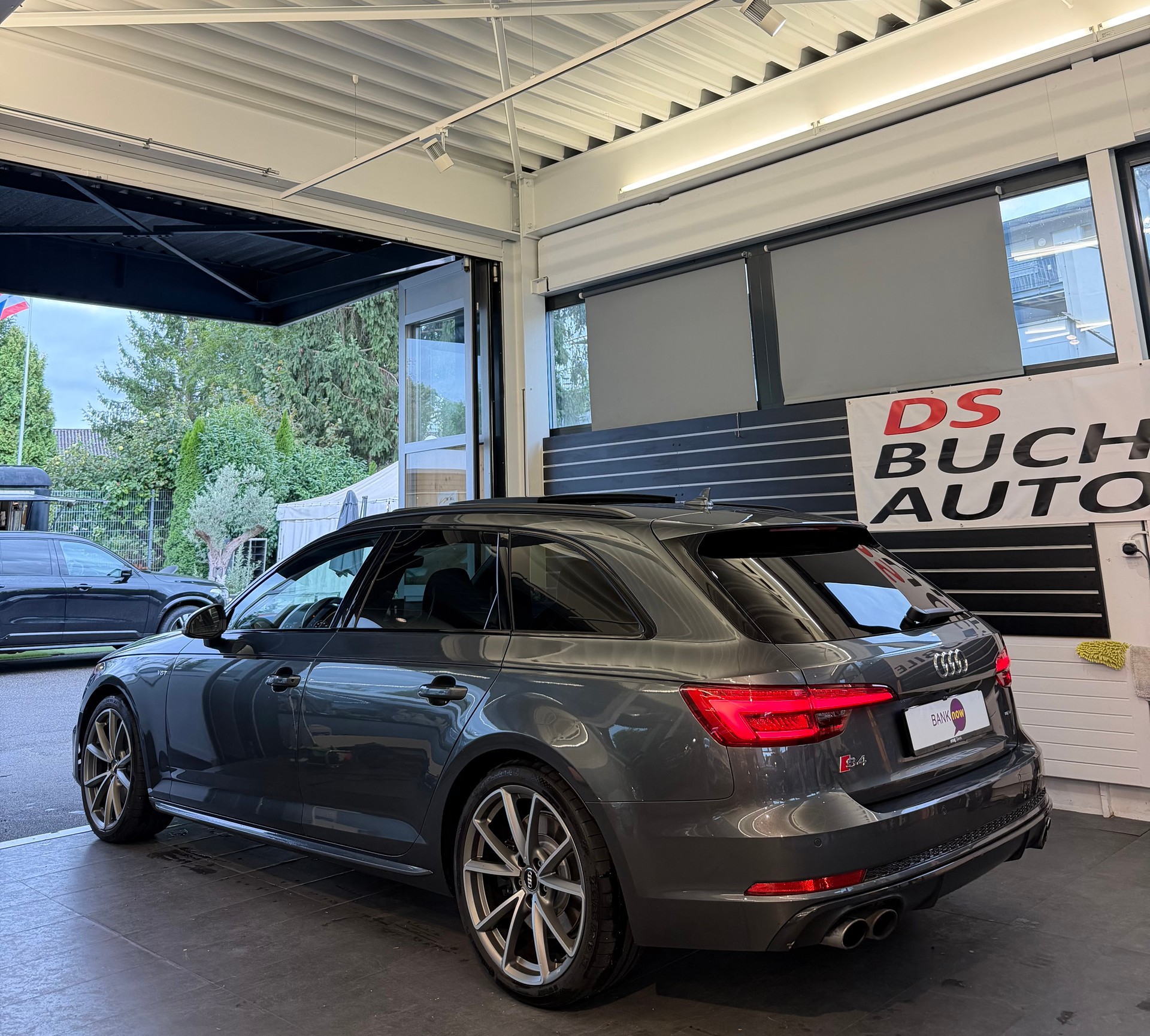 AUDI S4 Avant 3.0 V6 TFSI quattro S-Tronic-image-4