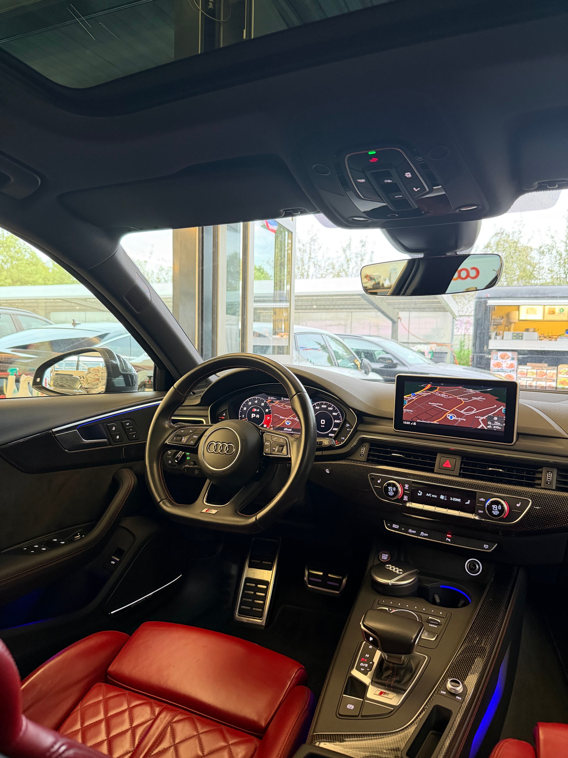 AUDI S4 Avant 3.0 V6 TFSI quattro S-Tronic-image-10
