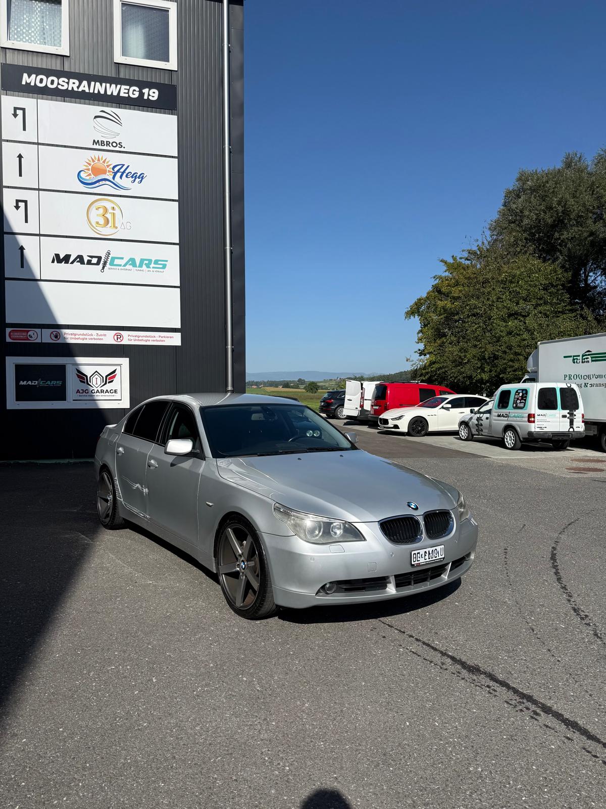 BMW 530i-image-1