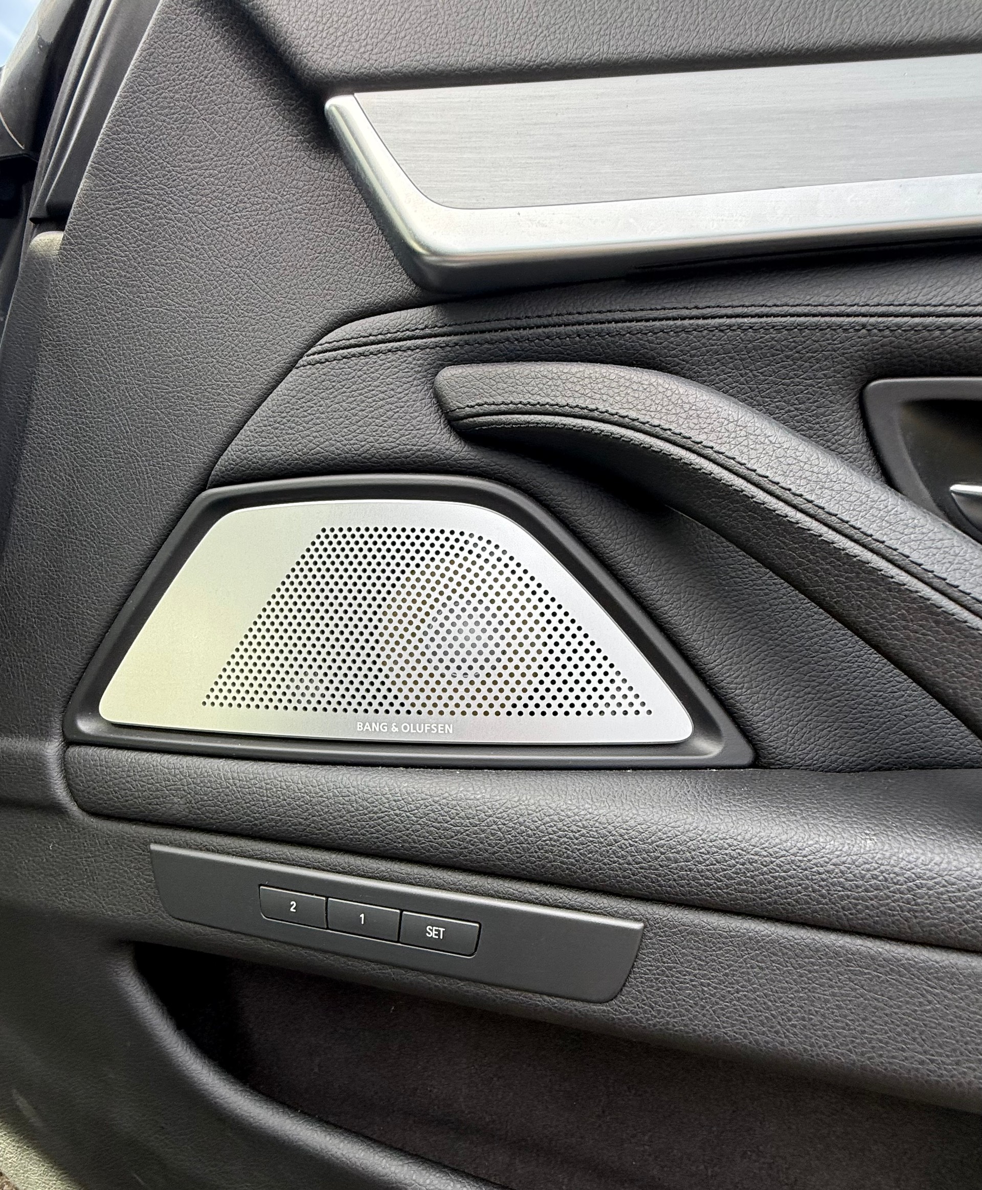 BMW M 550d xDrive-image-12