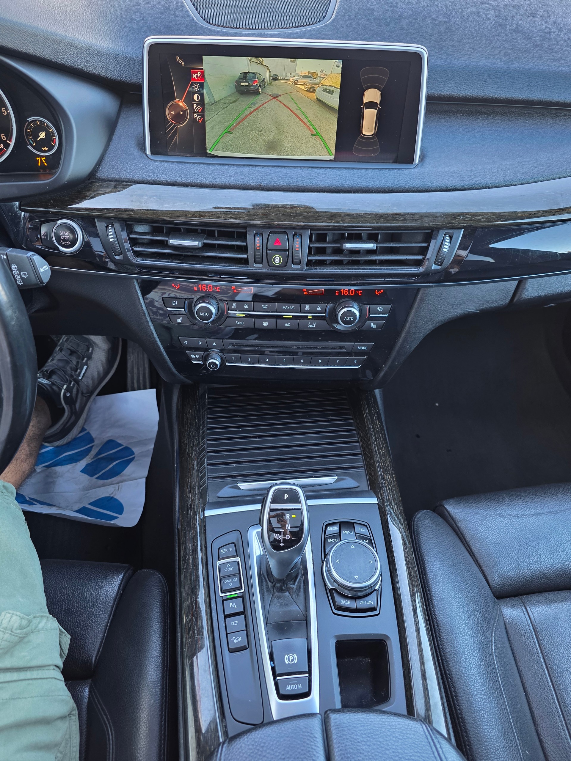 BMW X5 xDrive 40d Steptronic-image-24