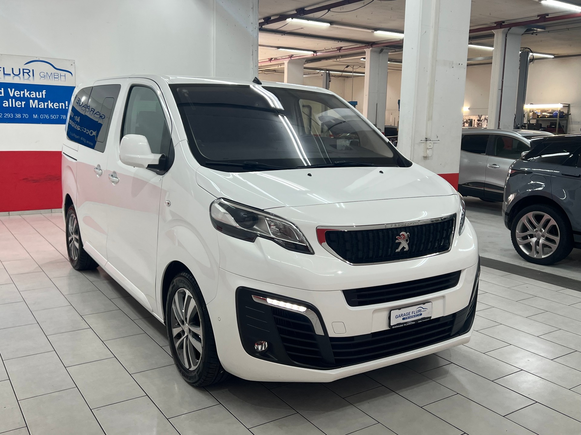 PEUGEOT Traveller 2.0 BlueHDi Allure Compact EAT-image-1