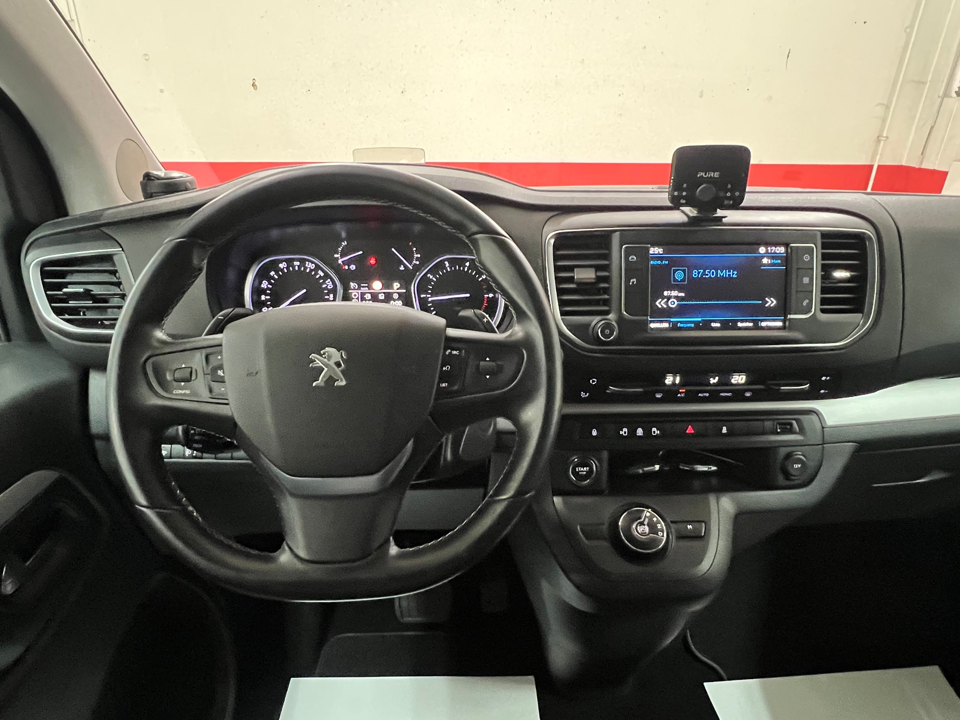 PEUGEOT Traveller 2.0 BlueHDi Allure Compact EAT-image-8