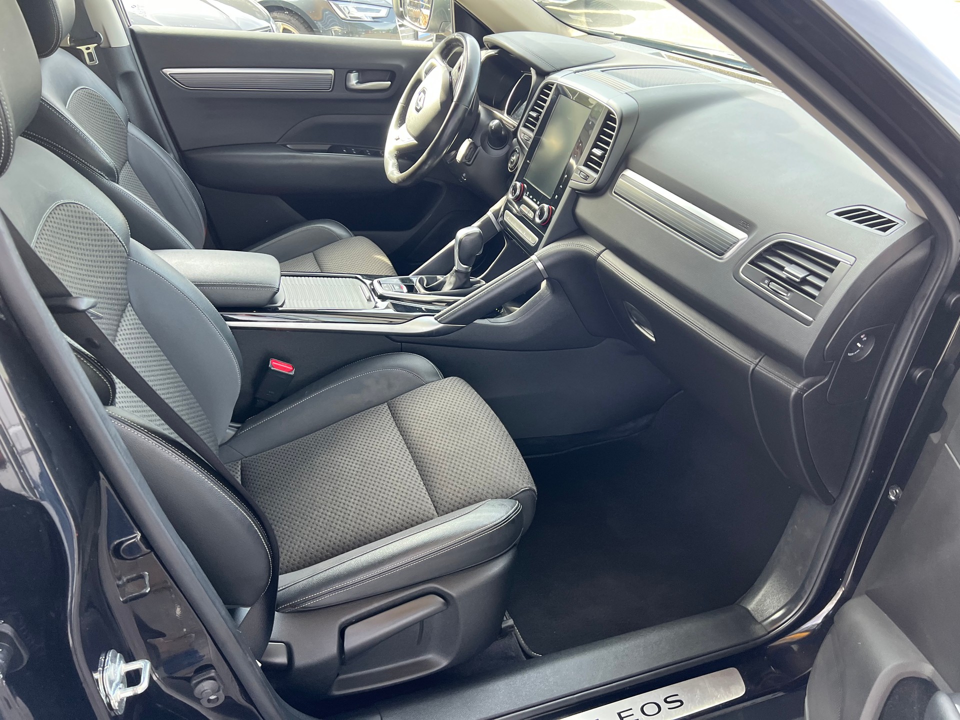 RENAULT Koleos 2.0 dCi 4x4 Xtronic *** Navigation * Anhängerkupplung 2000 kg. * frisch ab MFK *** 12 /24 Mt. Garantie möglich **-image-13