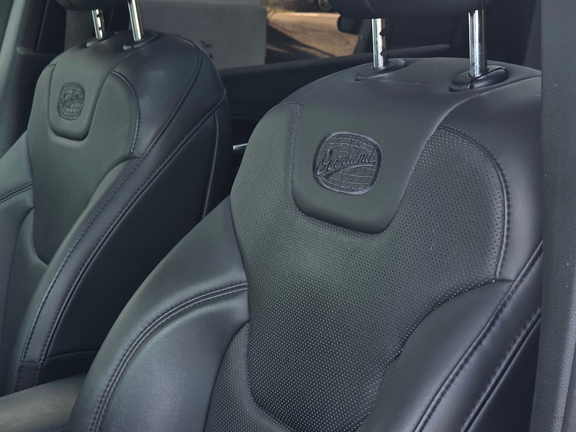 JEEP Cherokee 2.2TD Overland AWD 9ATX AD * CH-Fahrzeug * ab MFK *-image-6