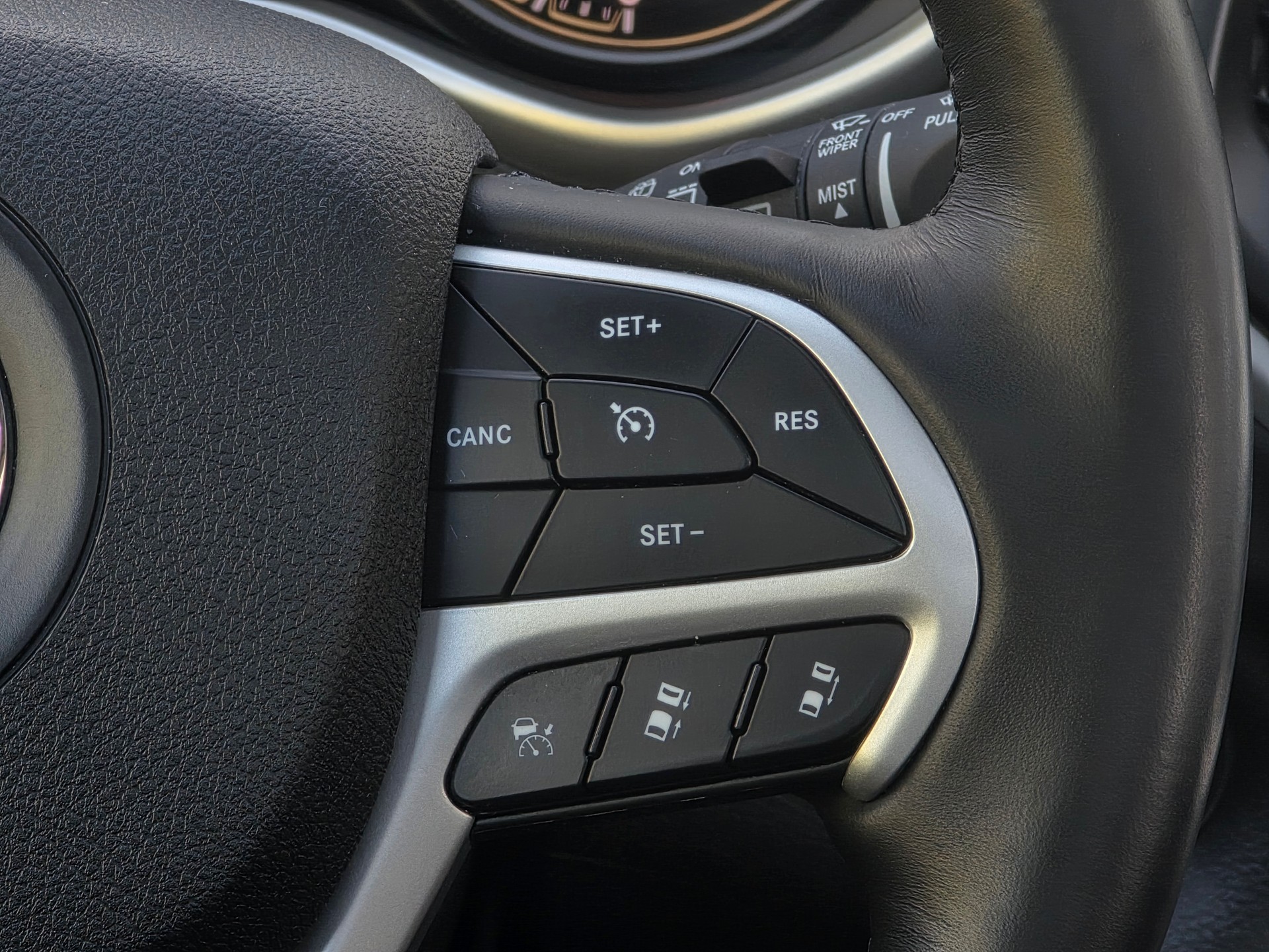 JEEP Cherokee 2.2TD Overland AWD 9ATX AD * CH-Fahrzeug * ab MFK *-image-14