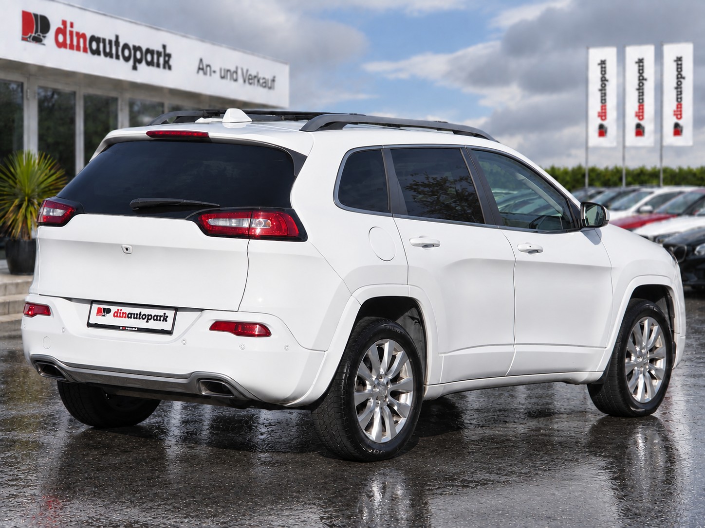 JEEP Cherokee 2.2TD Overland AWD 9ATX AD * CH-Fahrzeug * ab MFK *-image-3