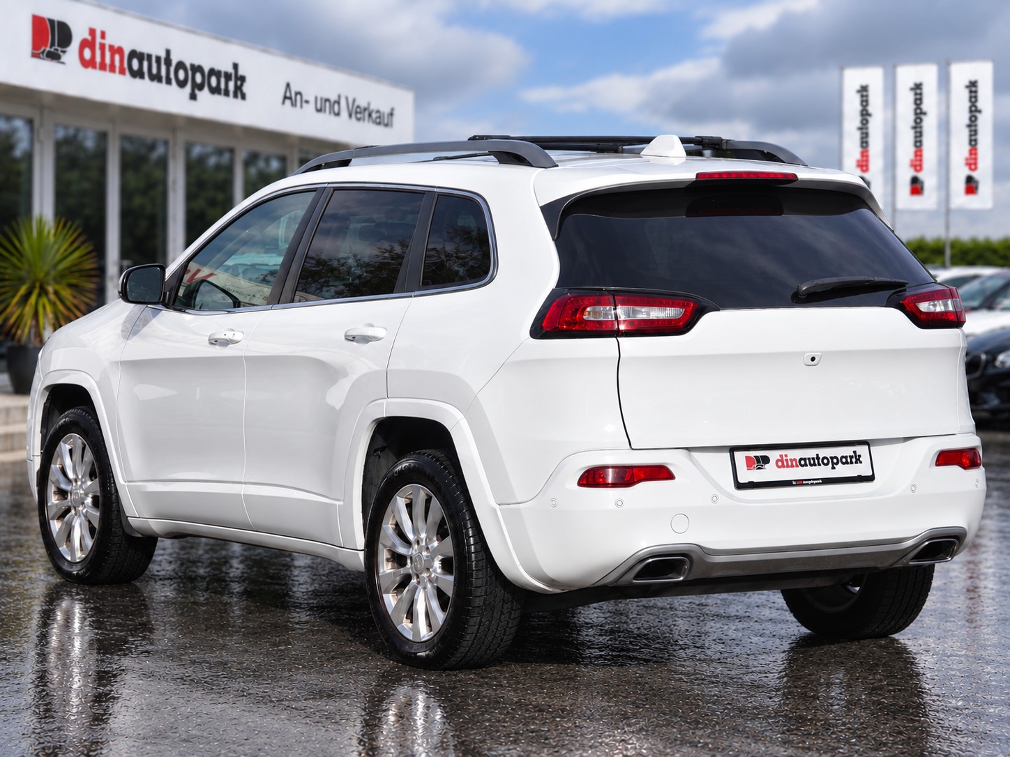 JEEP Cherokee 2.2TD Overland AWD 9ATX AD * CH-Fahrzeug * ab MFK *-image-4