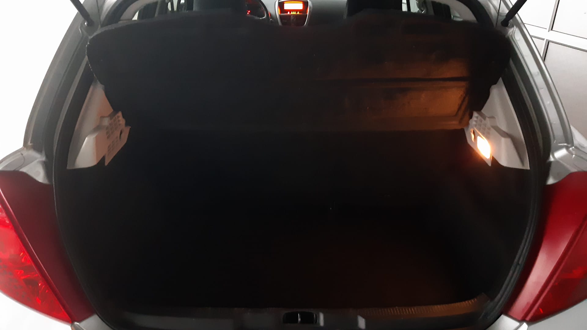 PEUGEOT 207 1.6 16V XS-image-15