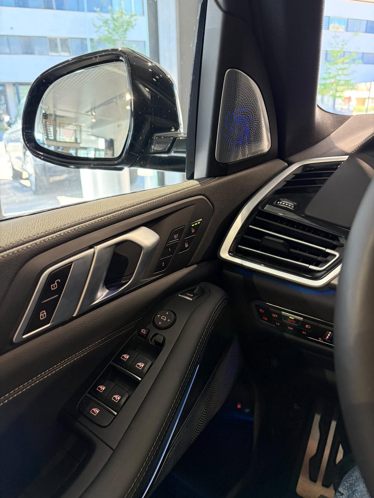 BMW X5 xDrive45e M Sport Steptronic-image-12