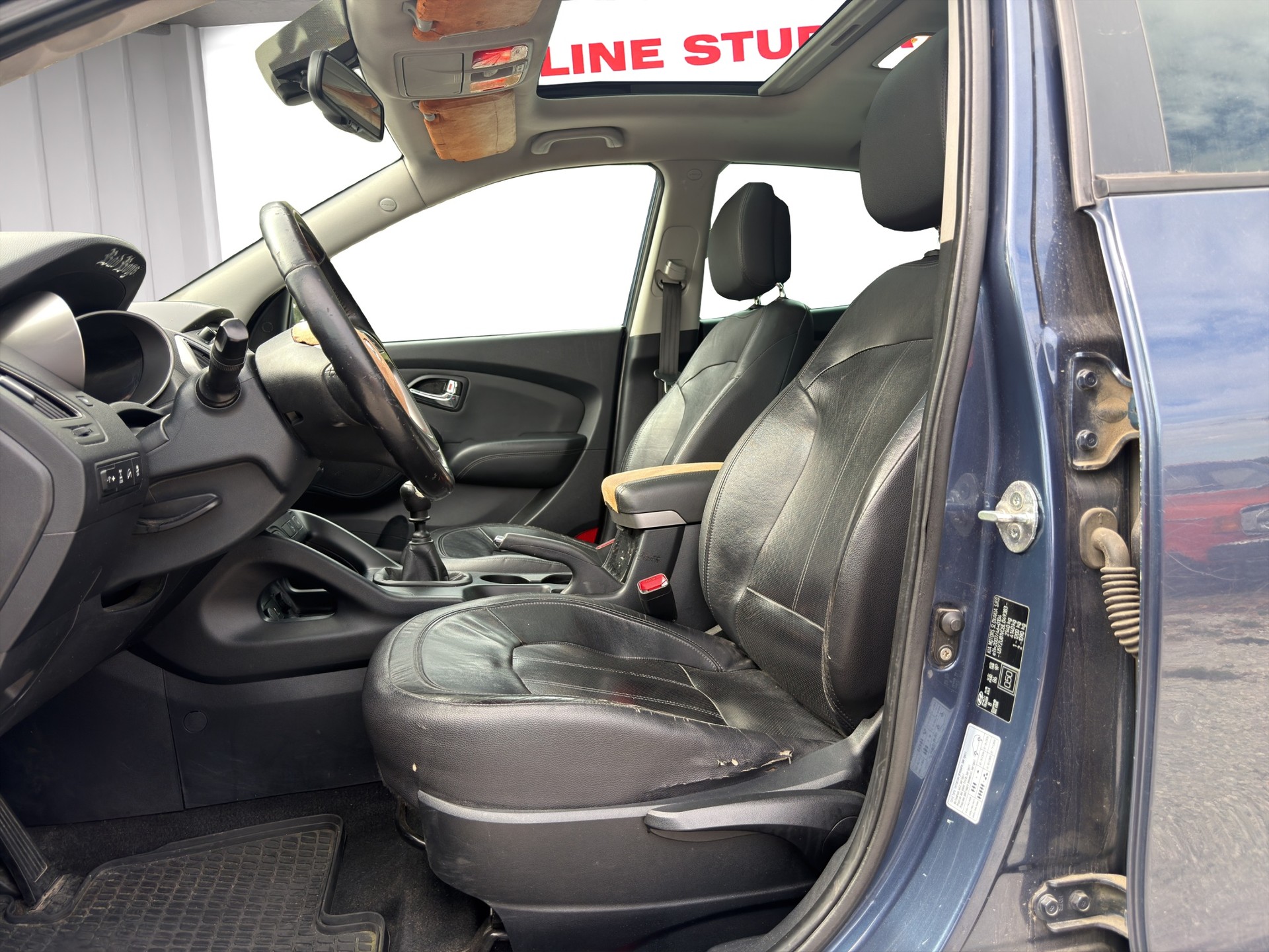 HYUNDAI iX 35 2.0 CRDi Premium 4WD-image-8