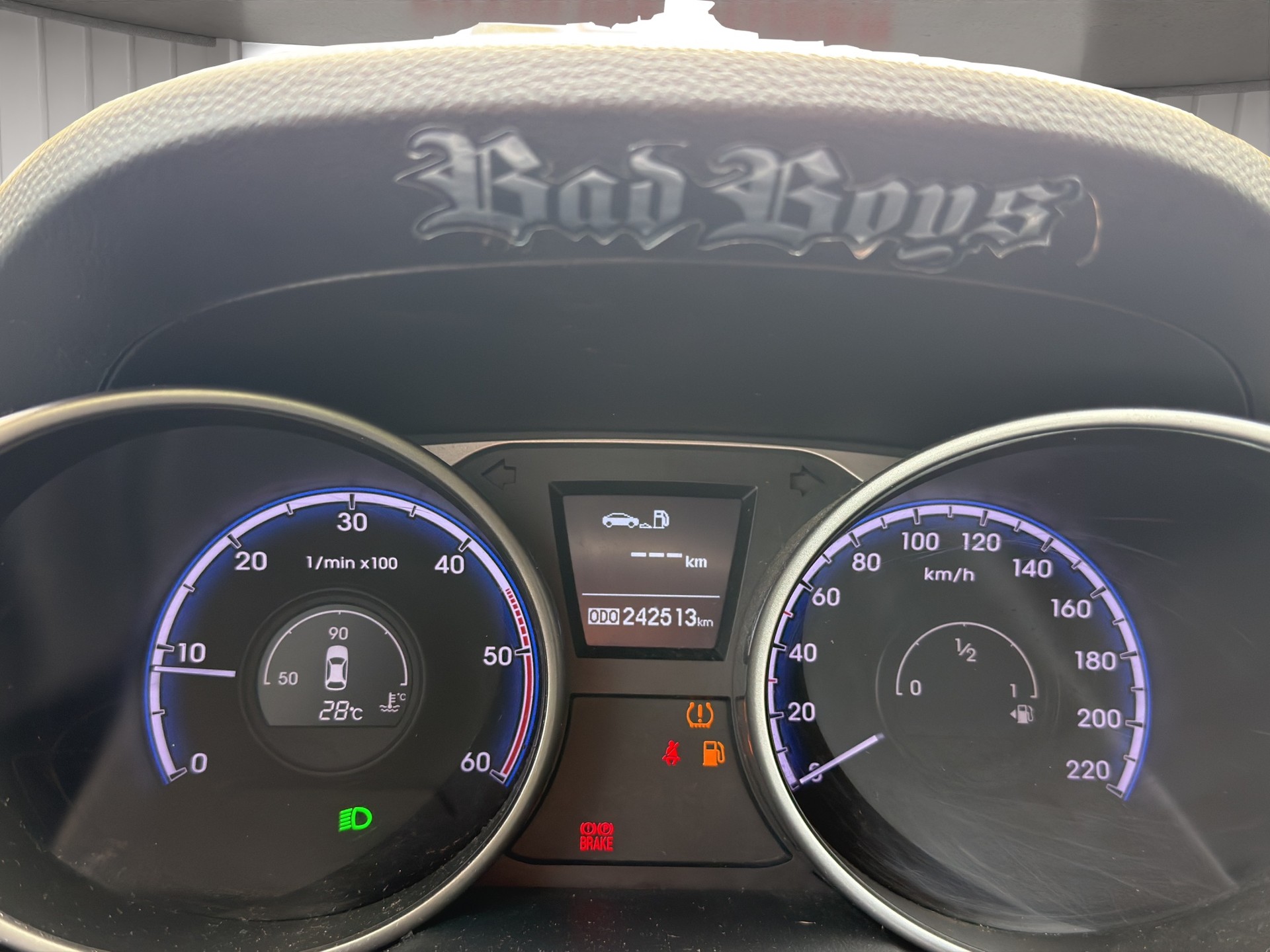 HYUNDAI iX 35 2.0 CRDi Premium 4WD-image-9
