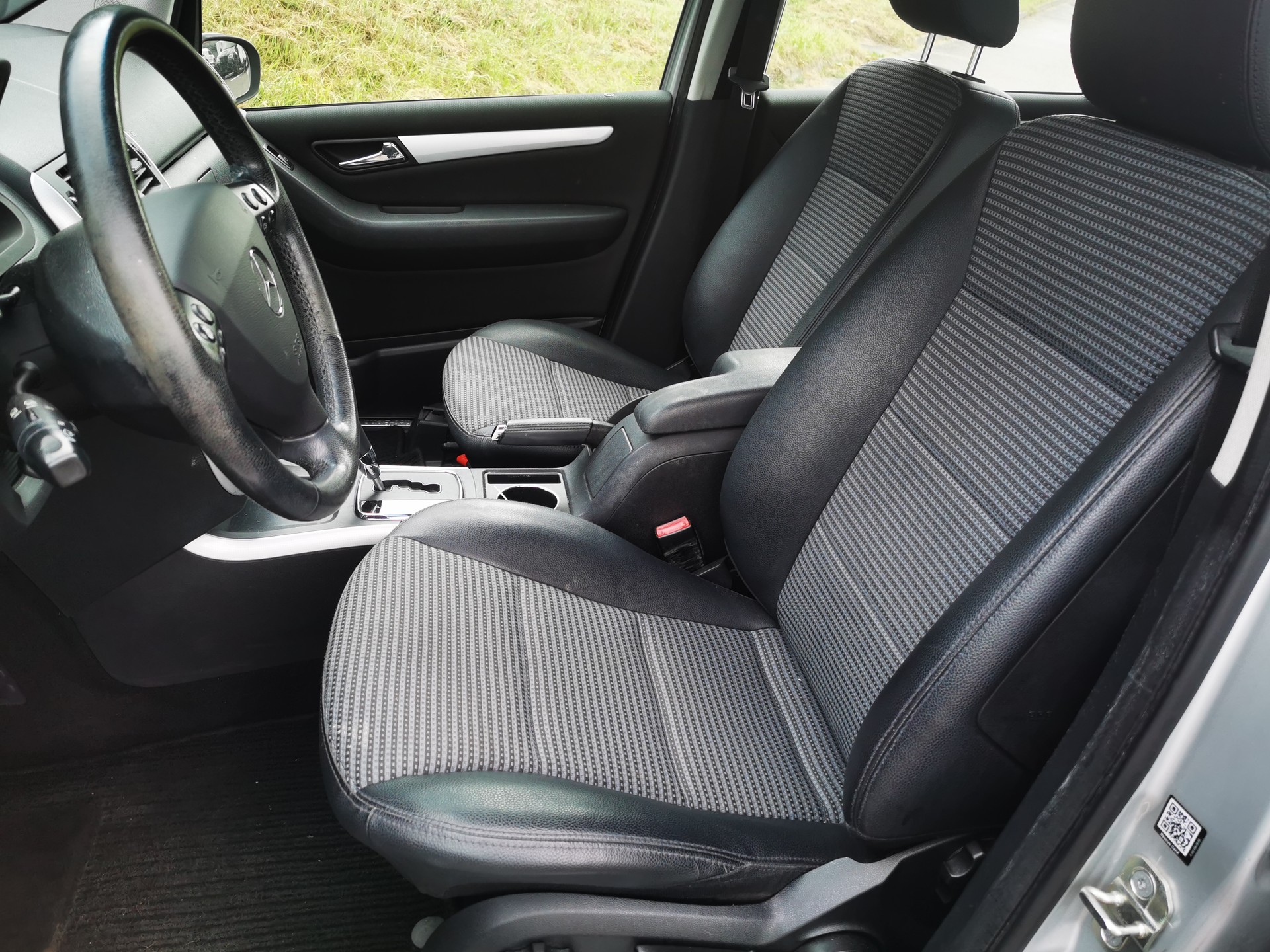 MERCEDES-BENZ A 200 CDI Avantgarde Edition A-image-9