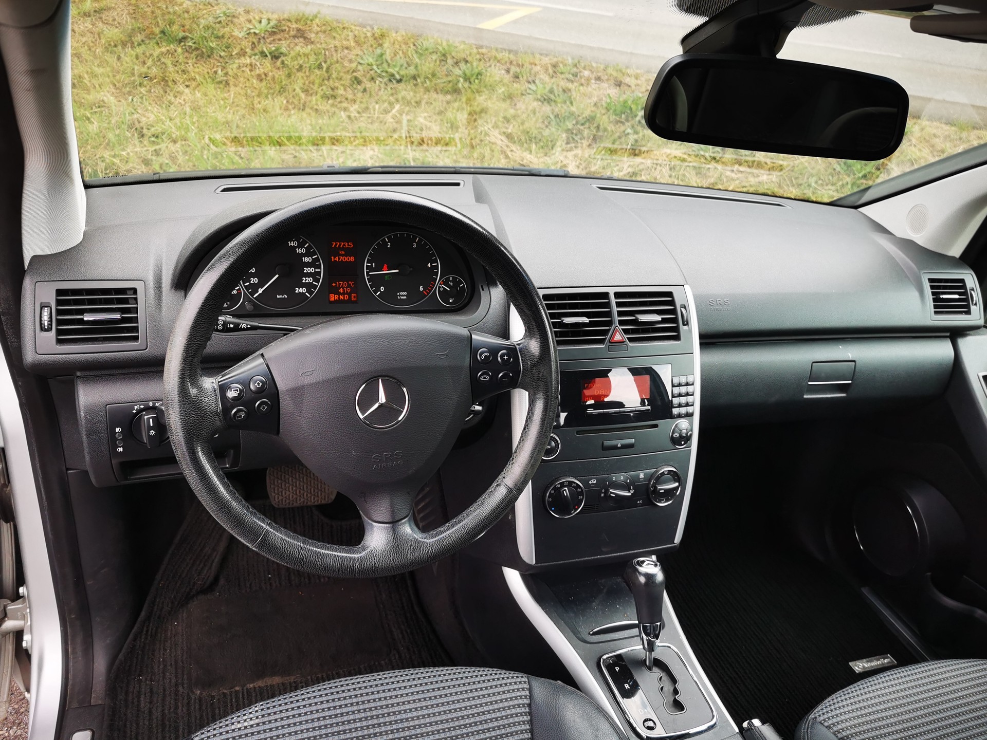 MERCEDES-BENZ A 200 CDI Avantgarde Edition A-image-6