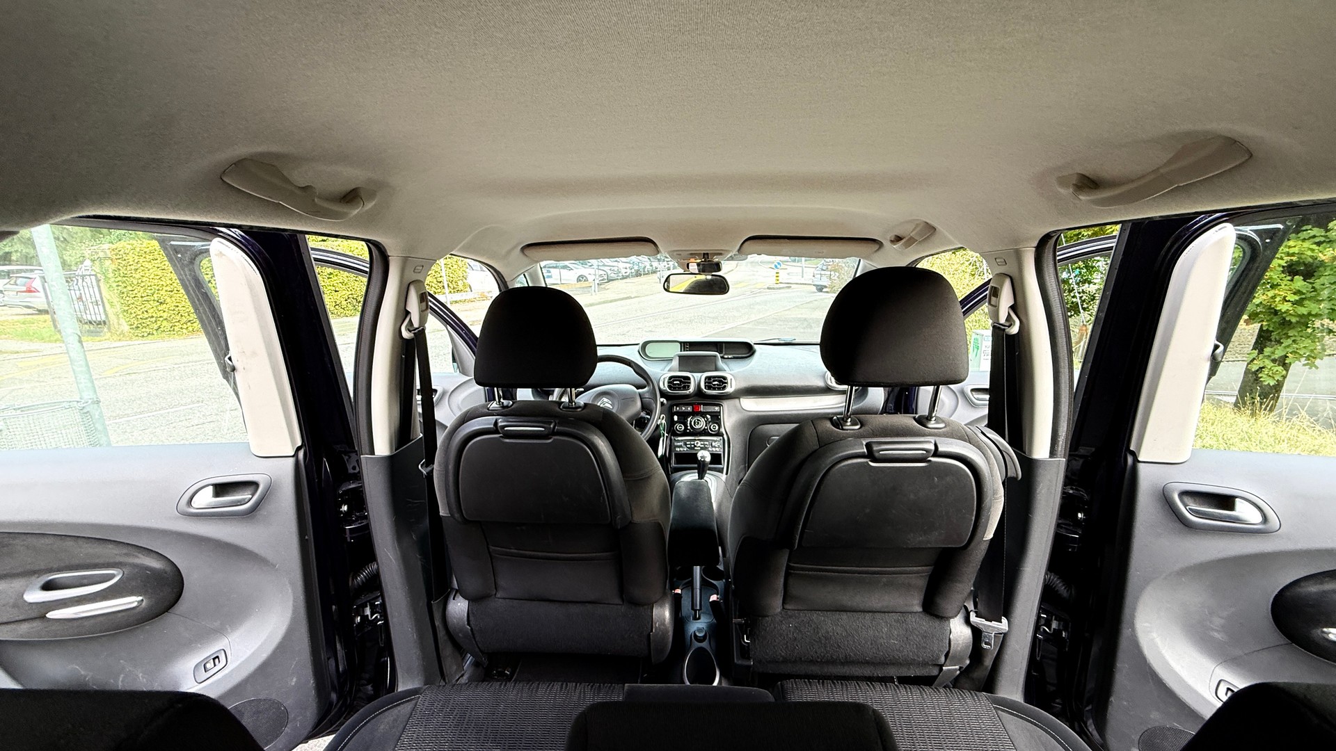 CITROEN C3 Picasso 1.6 HDi Exclusive EGS6-image-7